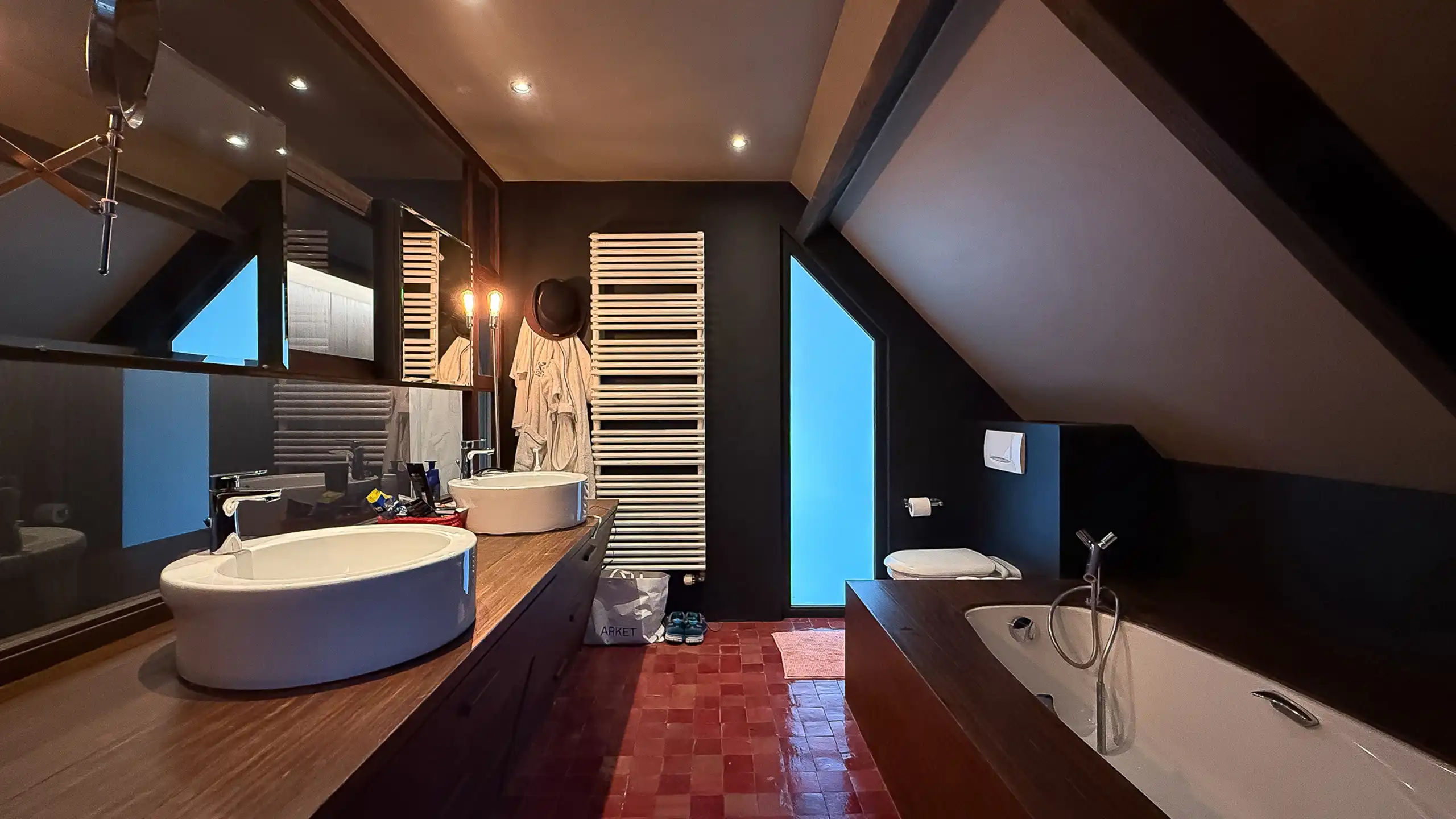 Villa met privé- en praktijkgedeelte – stijlvolle tuin foto 15