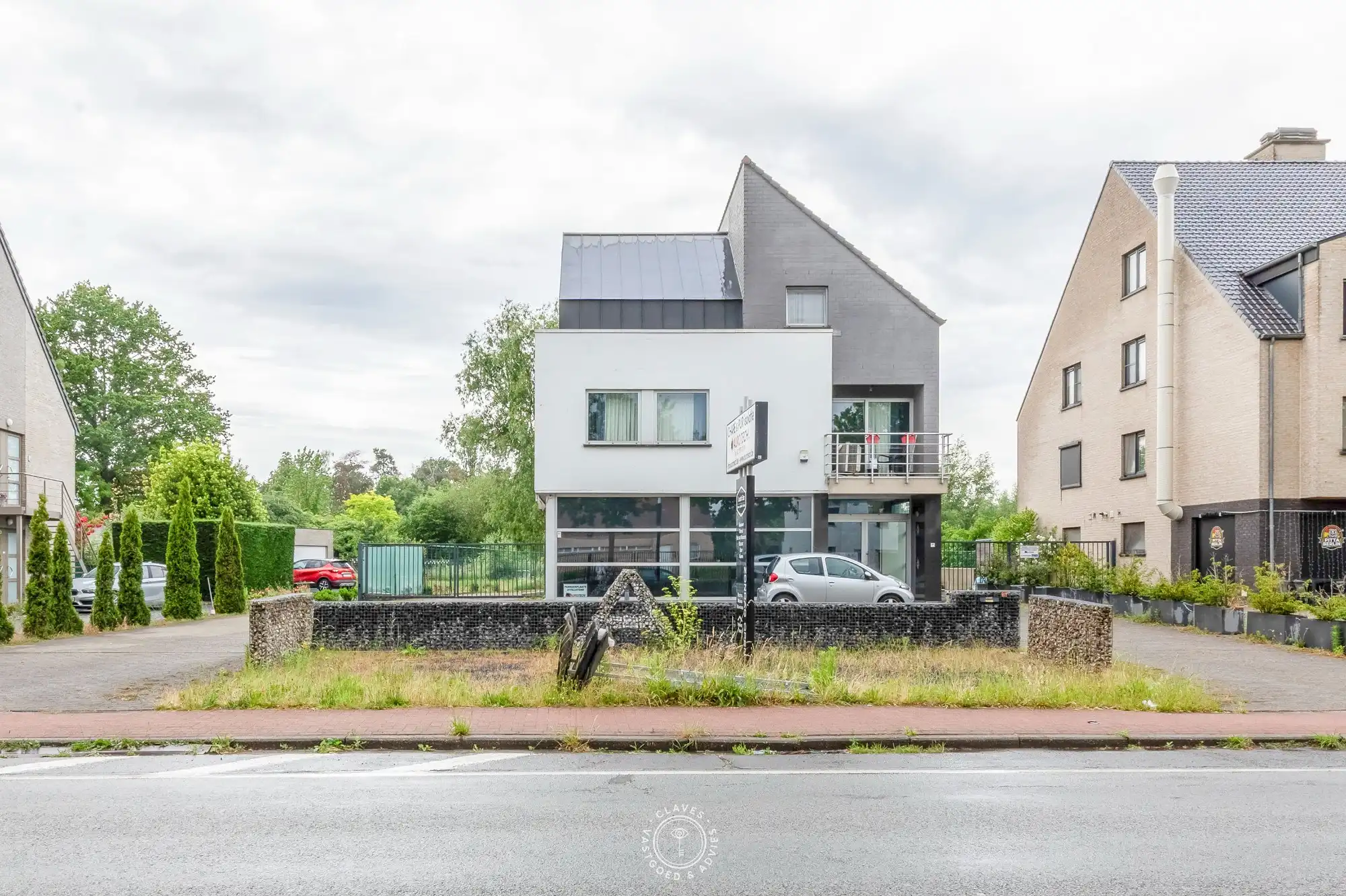 Instapklaar handelspand op centrale locatie met uitstekende visibiliteit foto 13