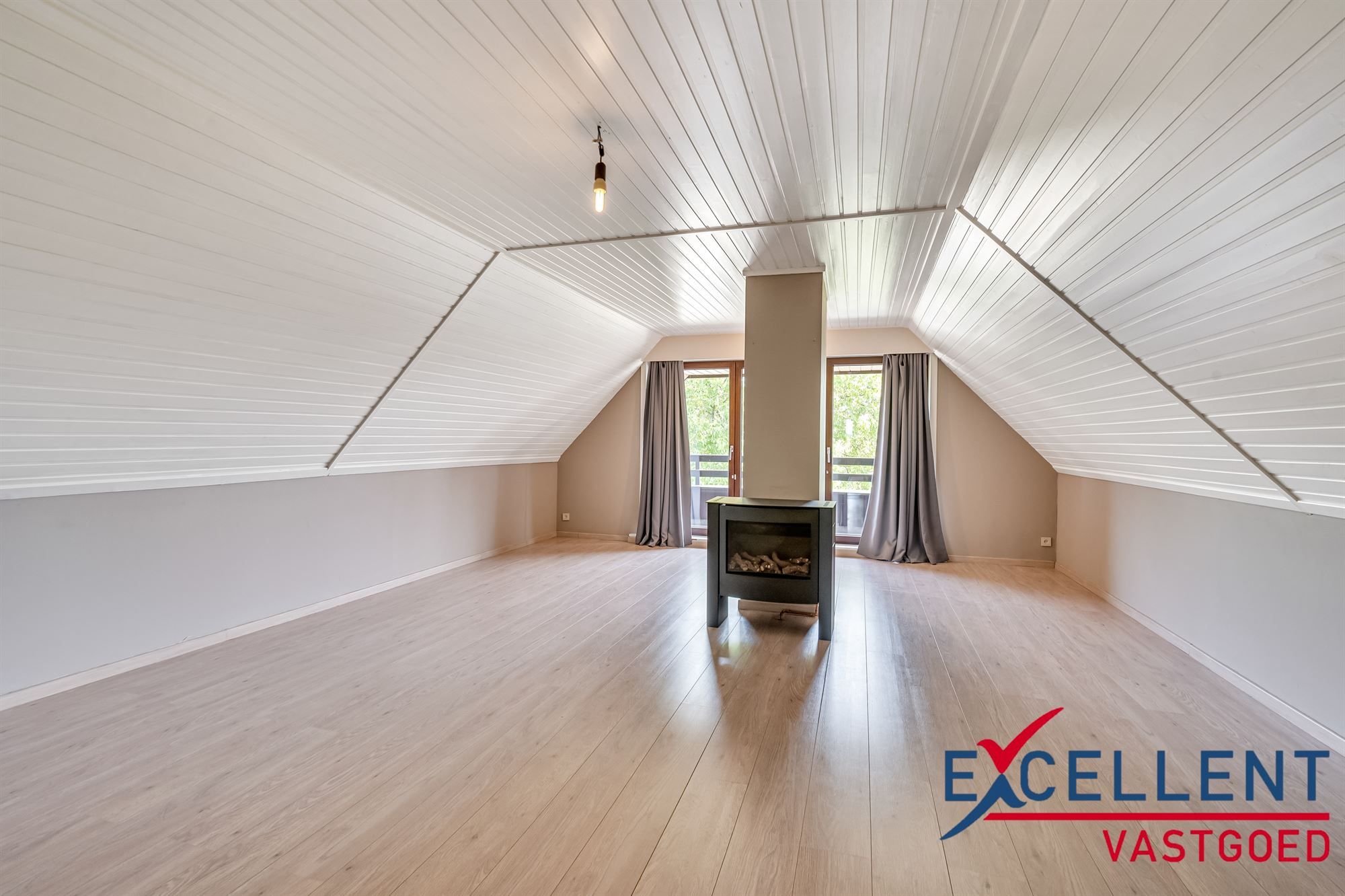 Ruime woning met veel potentieel op rustige locatie in Nevele te koop foto 14