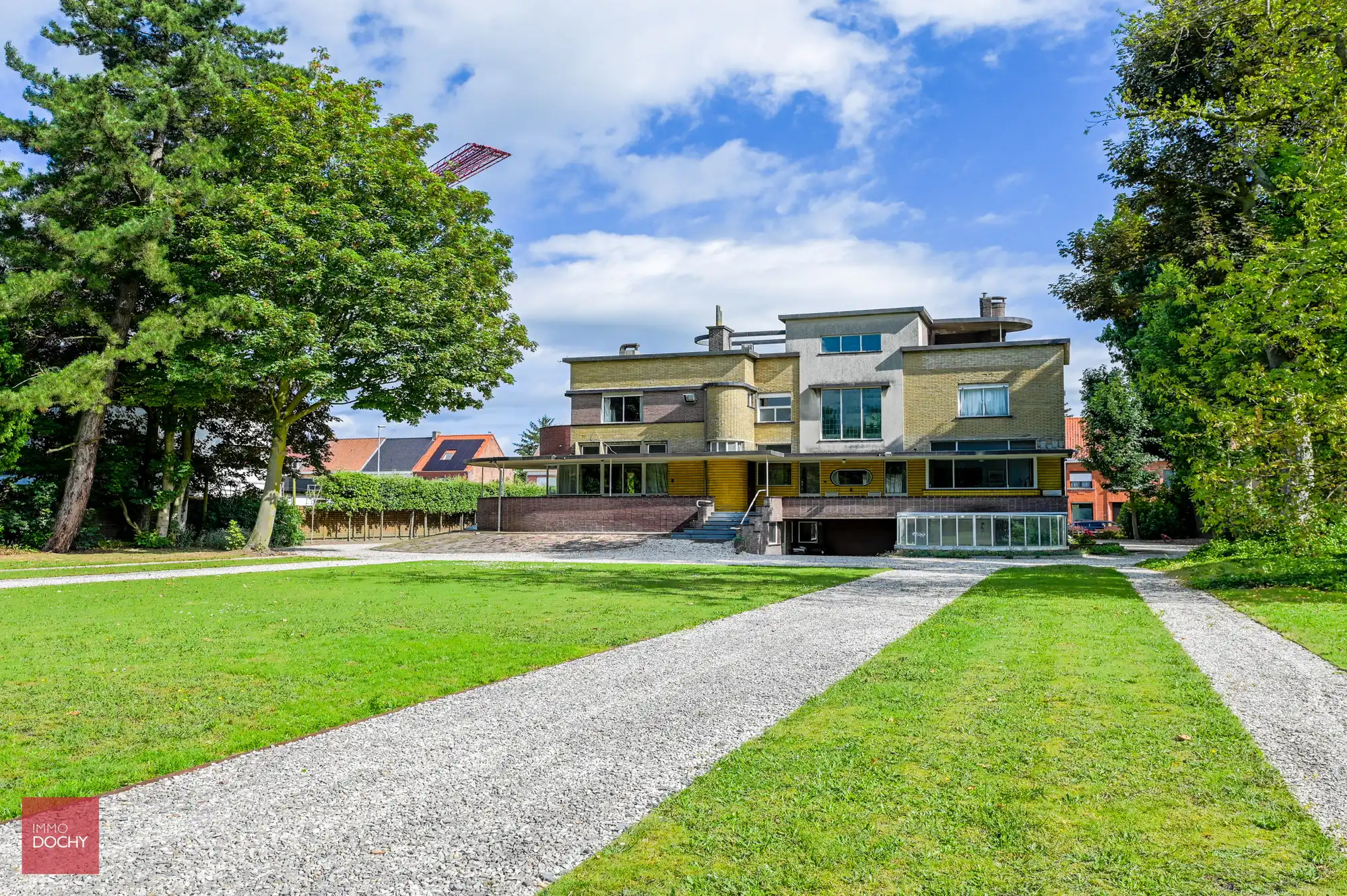 Hoofdfoto van de publicatie: Unieke art-deco villa in centrum