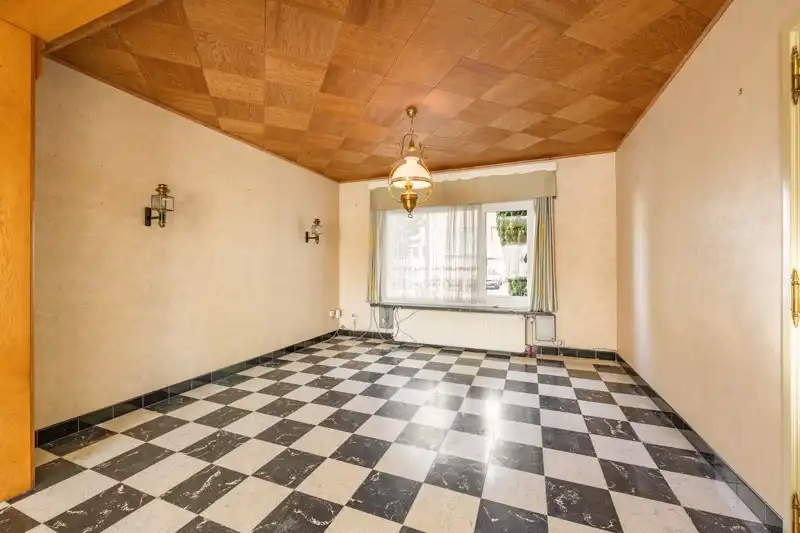 Kloeke te renoveren stadswoning met 4 slaapkamers, inpandige garage in centrum Kortrijk TE KOOP foto 5