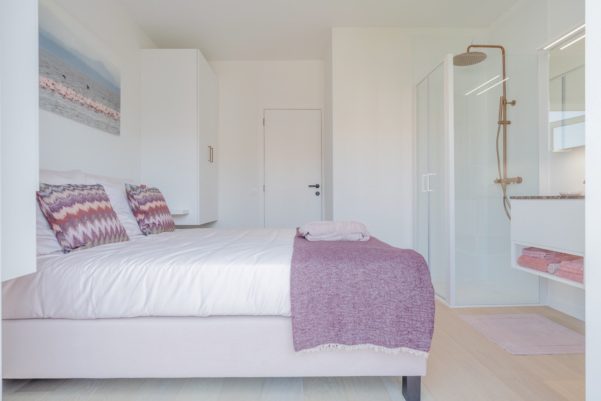 Rustig gelegen volledig gerenoveerd appartement met een open zicht over de villa's. foto 32