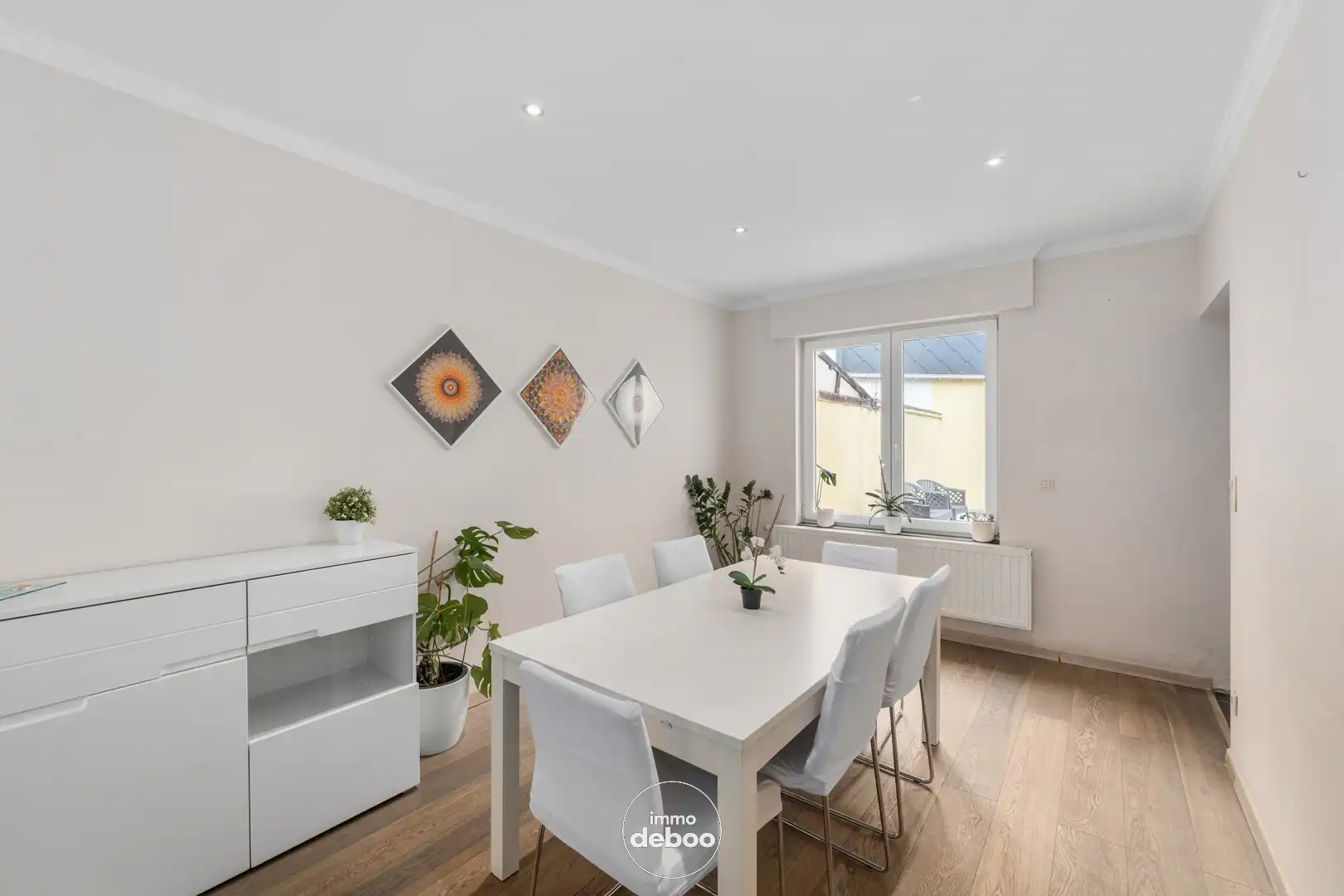 Verzorgde rijwoning met ruime garage foto 7