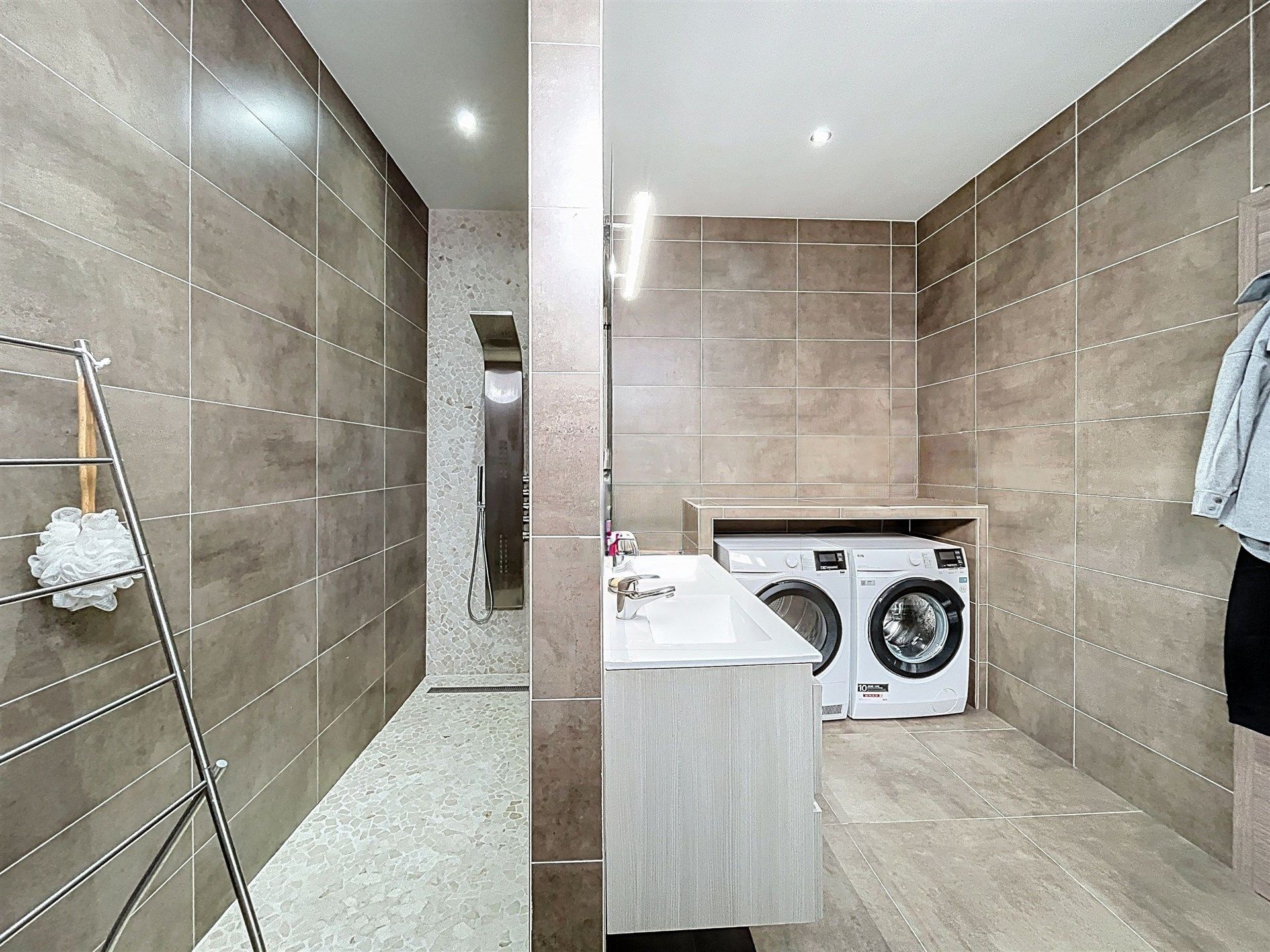 Instapklare gezinswoning met 3 slpk en 2 badk te Sint-Niklaas foto 9