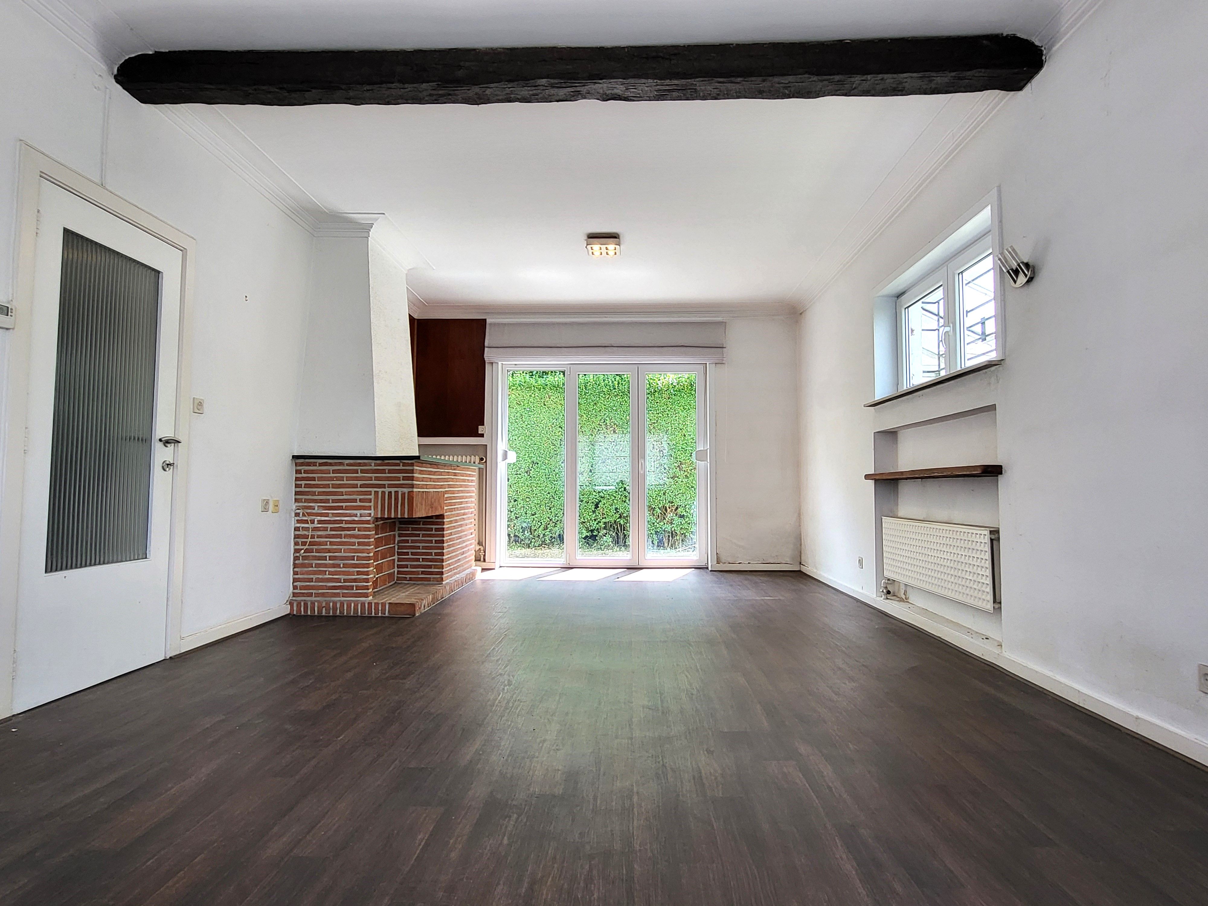 Charmante open bebouwing op 286m² gelegen in het groen met garage.  foto 9