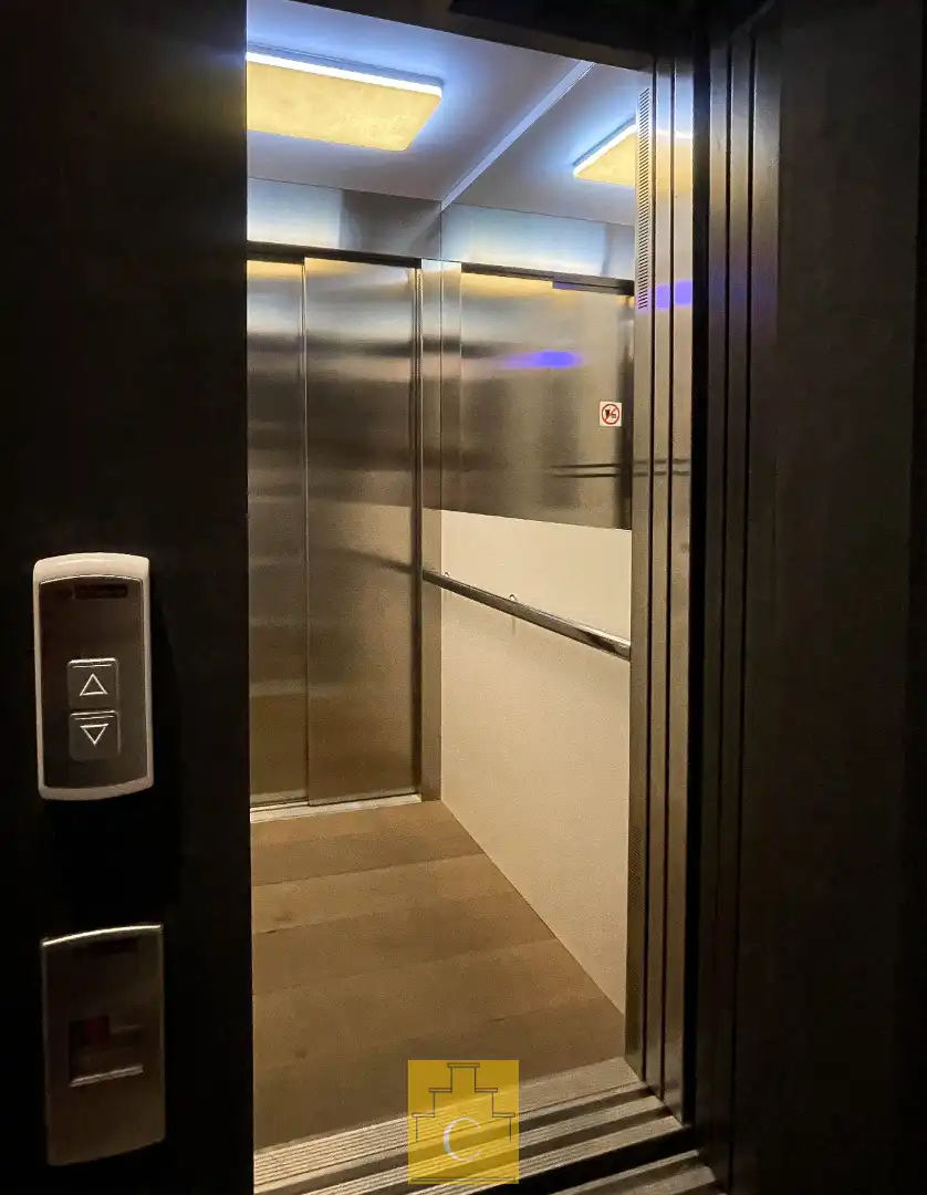 exclusief trapgevelhuis met lift en terras en tuin aan de rei nabij Sint-Jakobskerk en palend aan het Sebrechtspark foto 53