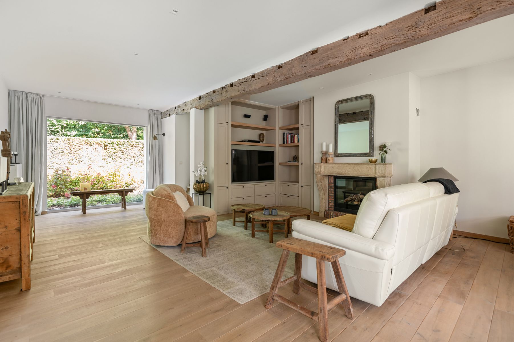 UNIEKE INSTAPKLARE WONING MET ZWEMBAD foto 6