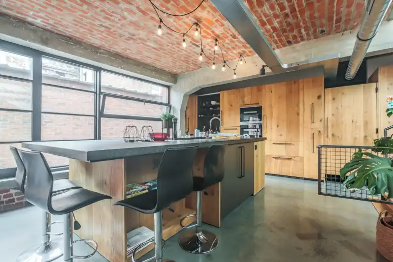 Centraal gelegen loft met 3 slaapkamers (meer mogelijk), garage voor 4 wagens, groot terras...(Energielabel A, elektriciteit goedgek...) foto 8