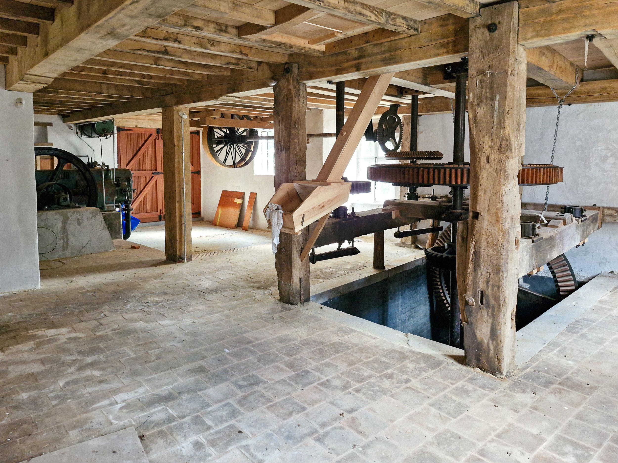 Monumentale Engelsmolen te koop op 3,4 hectare en verschillende mogelijkheden foto 10