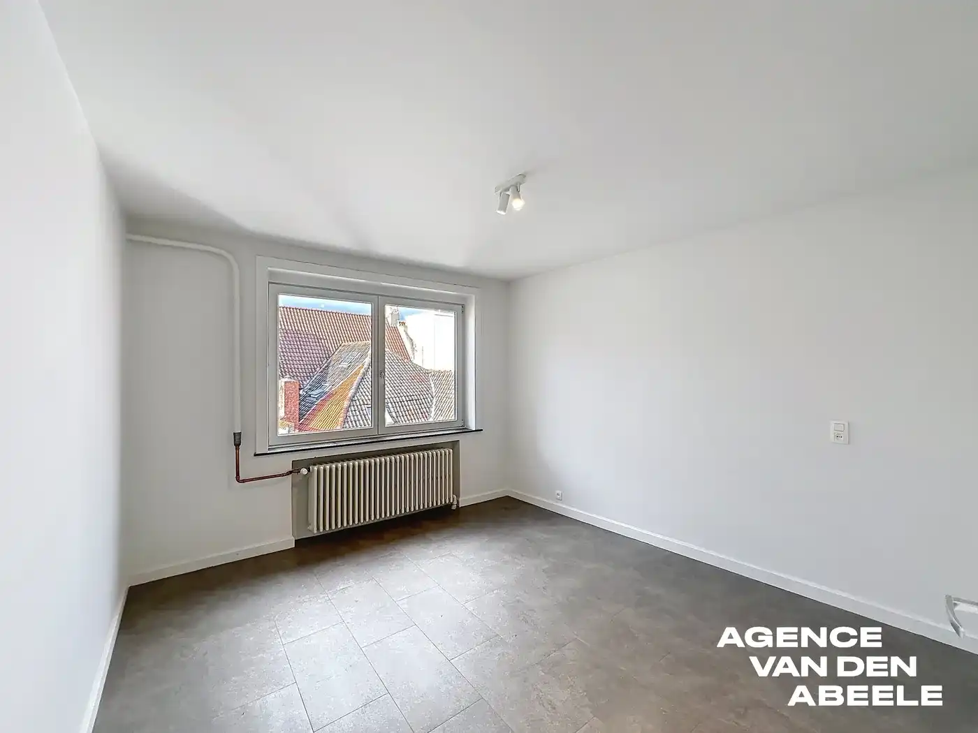 Vernieuwd appartement met 2 slaapkamers foto 6