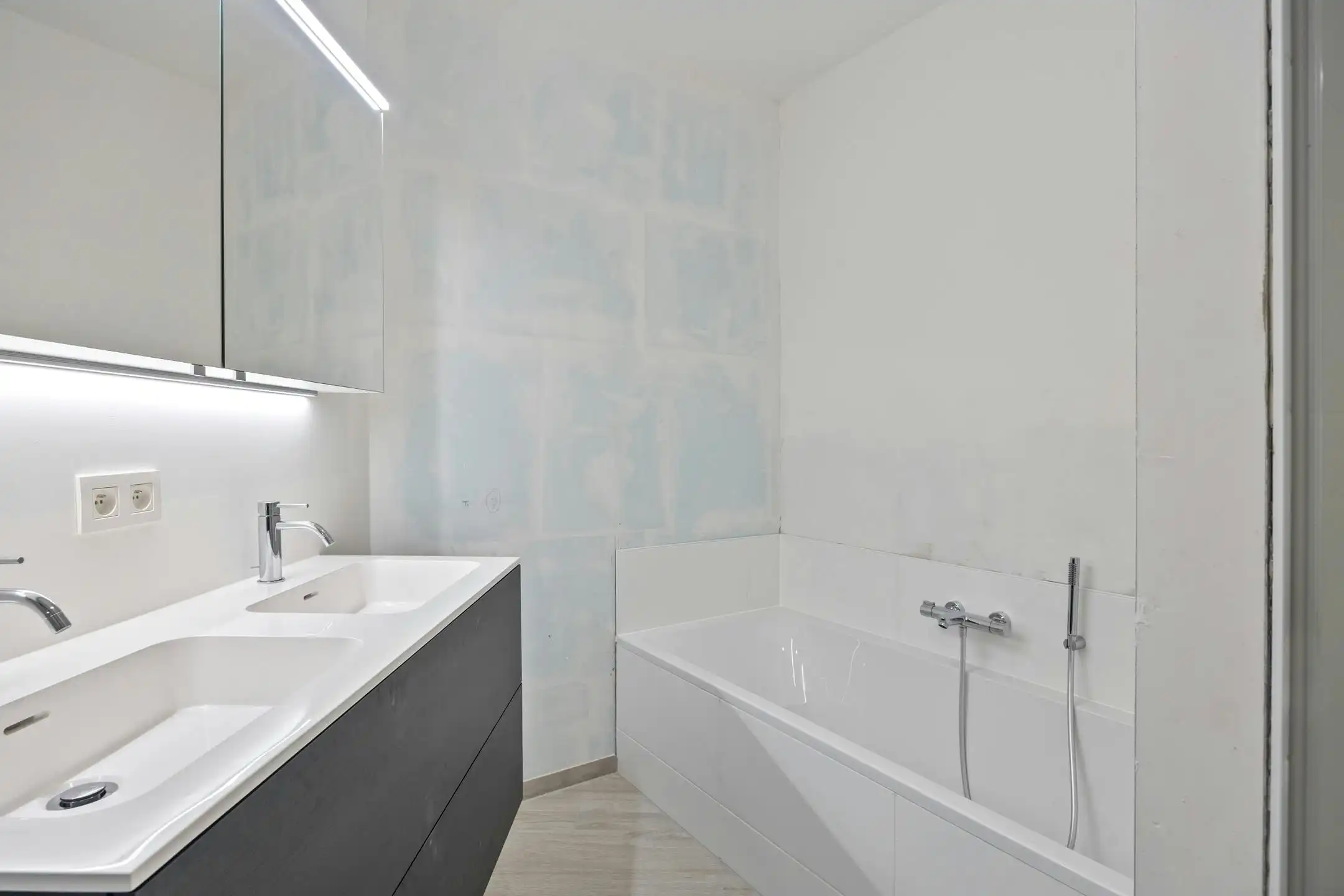 Nieuwbouwappartement met twee slaapkamers te koop in Antwerpen  foto 11