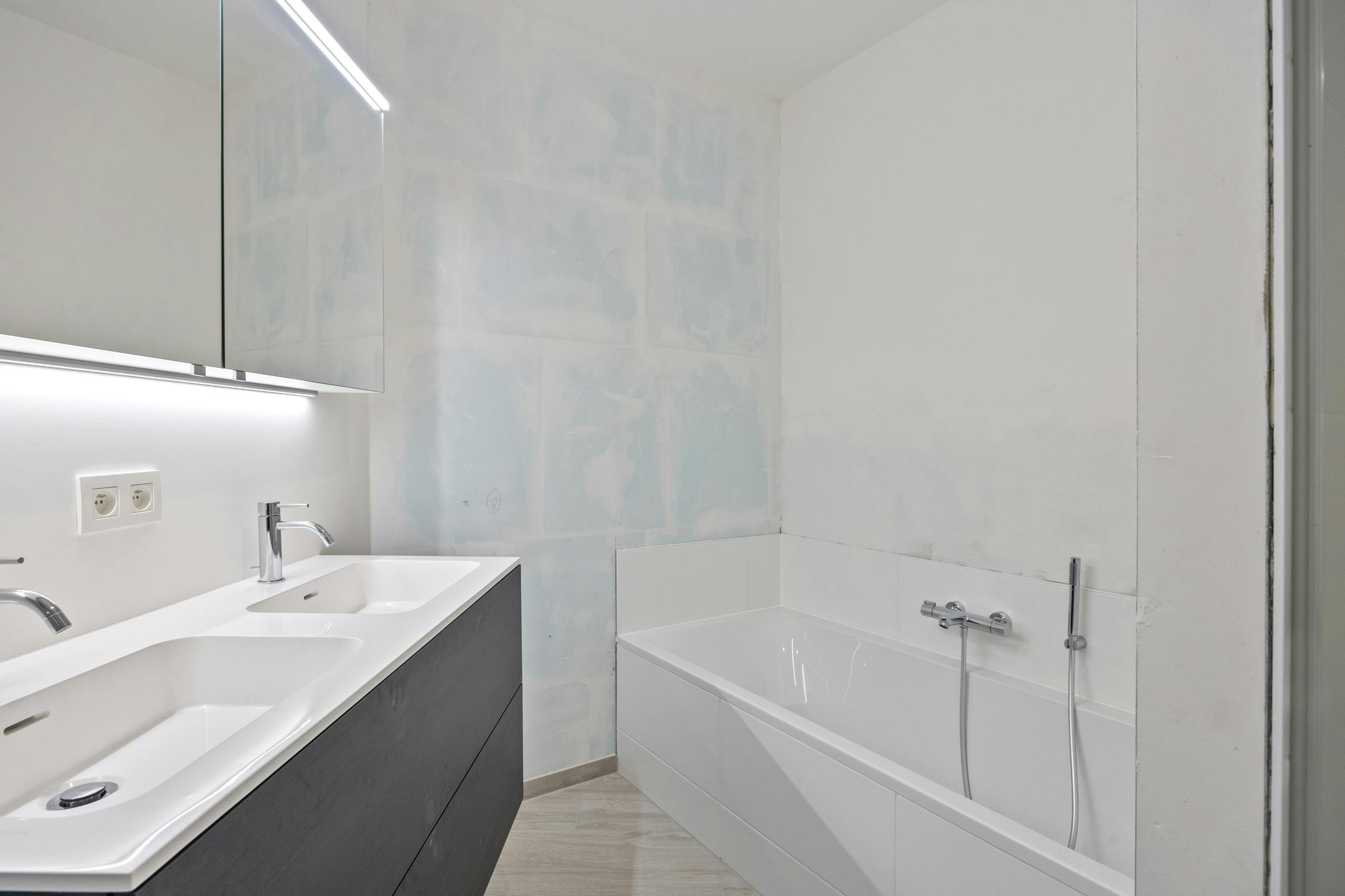 Nieuwbouwappartement met twee slaapkamers te koop in Antwerpen  foto 11