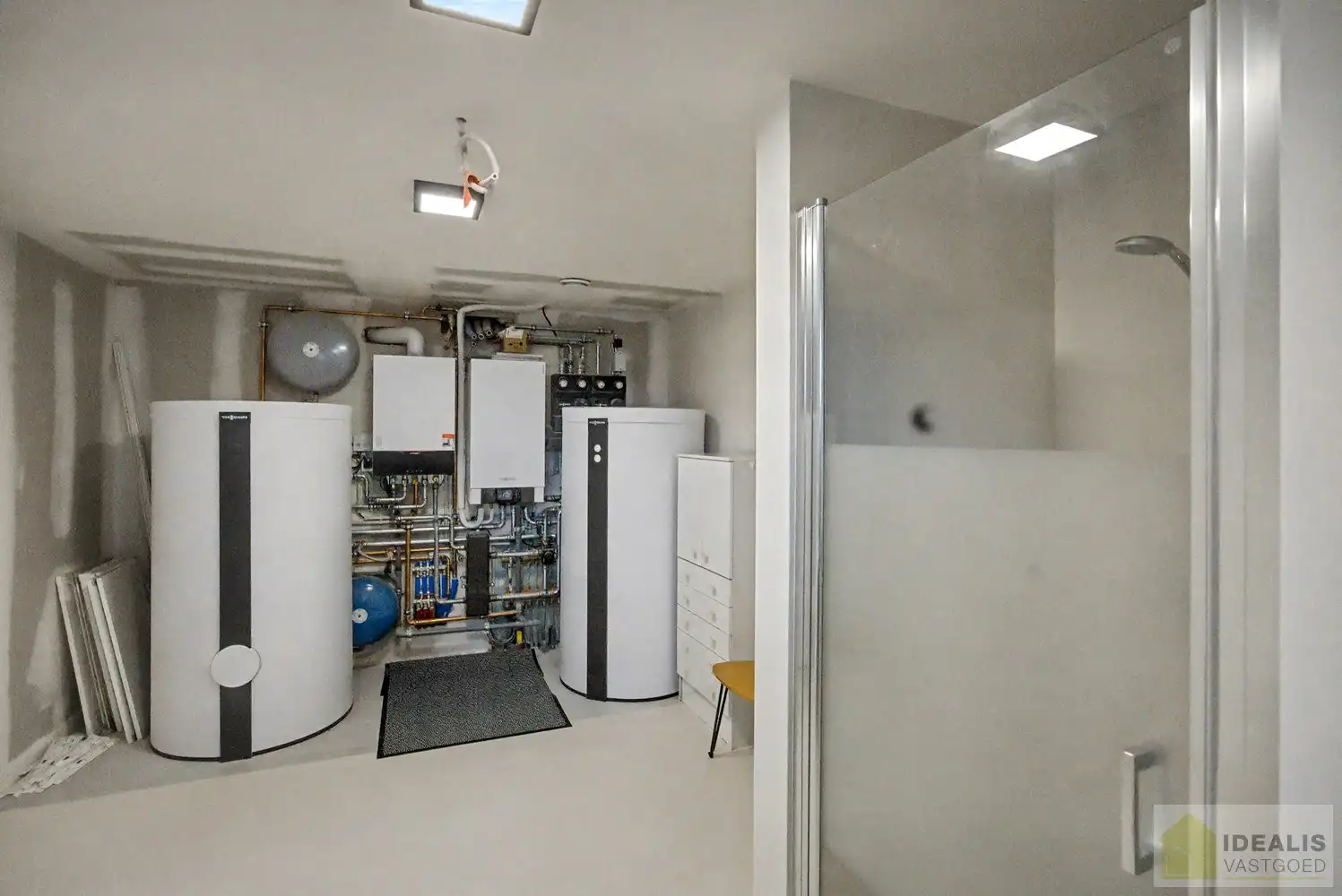 IDEALIS VASTGOED - EEN BIJZONDER HUIS, EEN BIJZONDERE LOCATIE, EEN UNIEKE KANS OM TE WONEN IN EEN AUTHENTIEK LANDHUIS MET EEN PRACHTIGE INRICHTING EN EEN HOOGWAARDDIGE AFWERKINGSGRAAD! foto 30