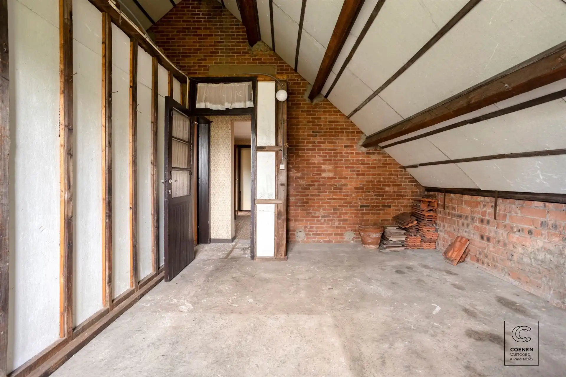 Zeer ruime HOB met schitterende tuin op een toplocatie foto 25