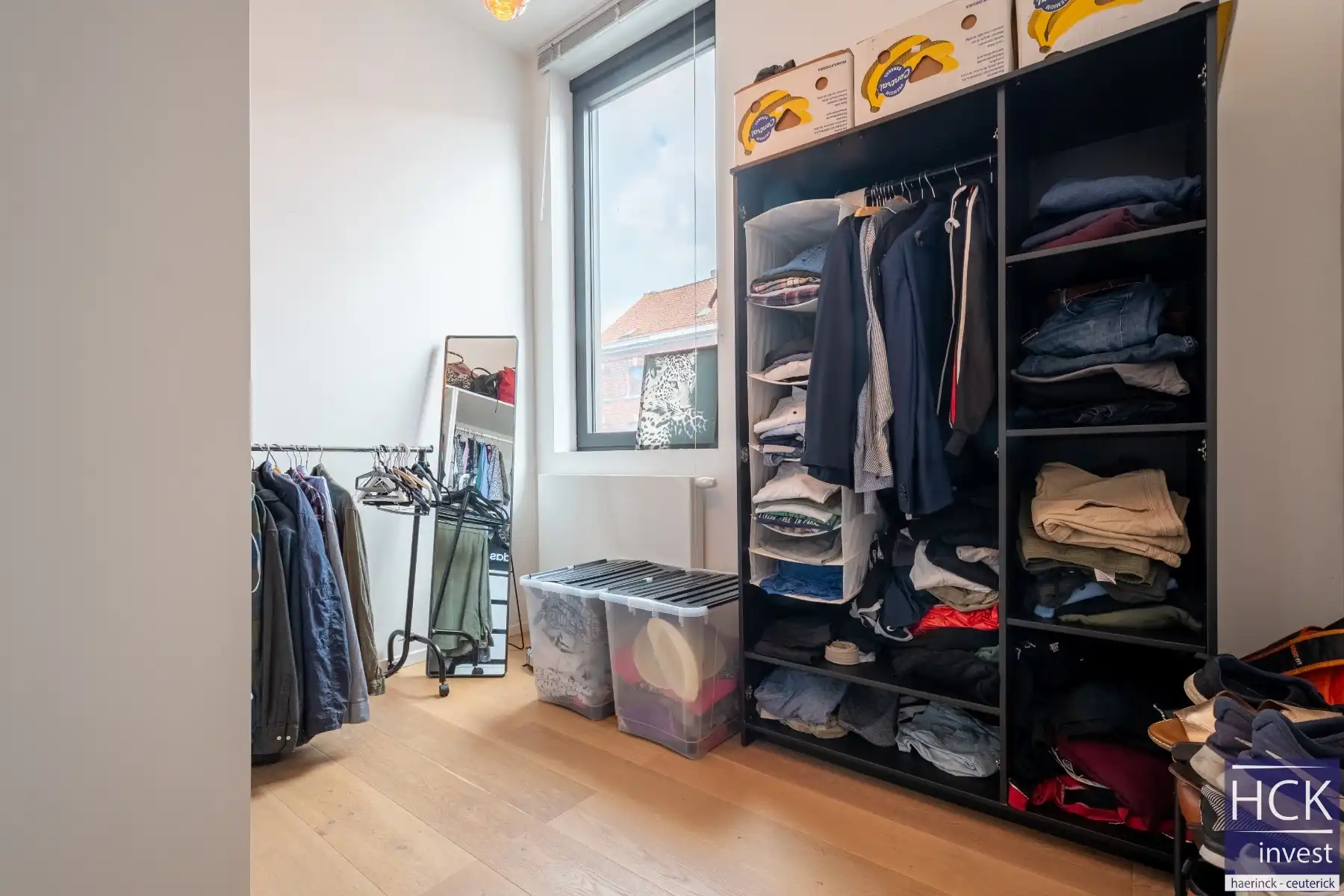 KORTRIJK - Instapklare woning met 2 SLPK. + bureau én stadskoer foto 11