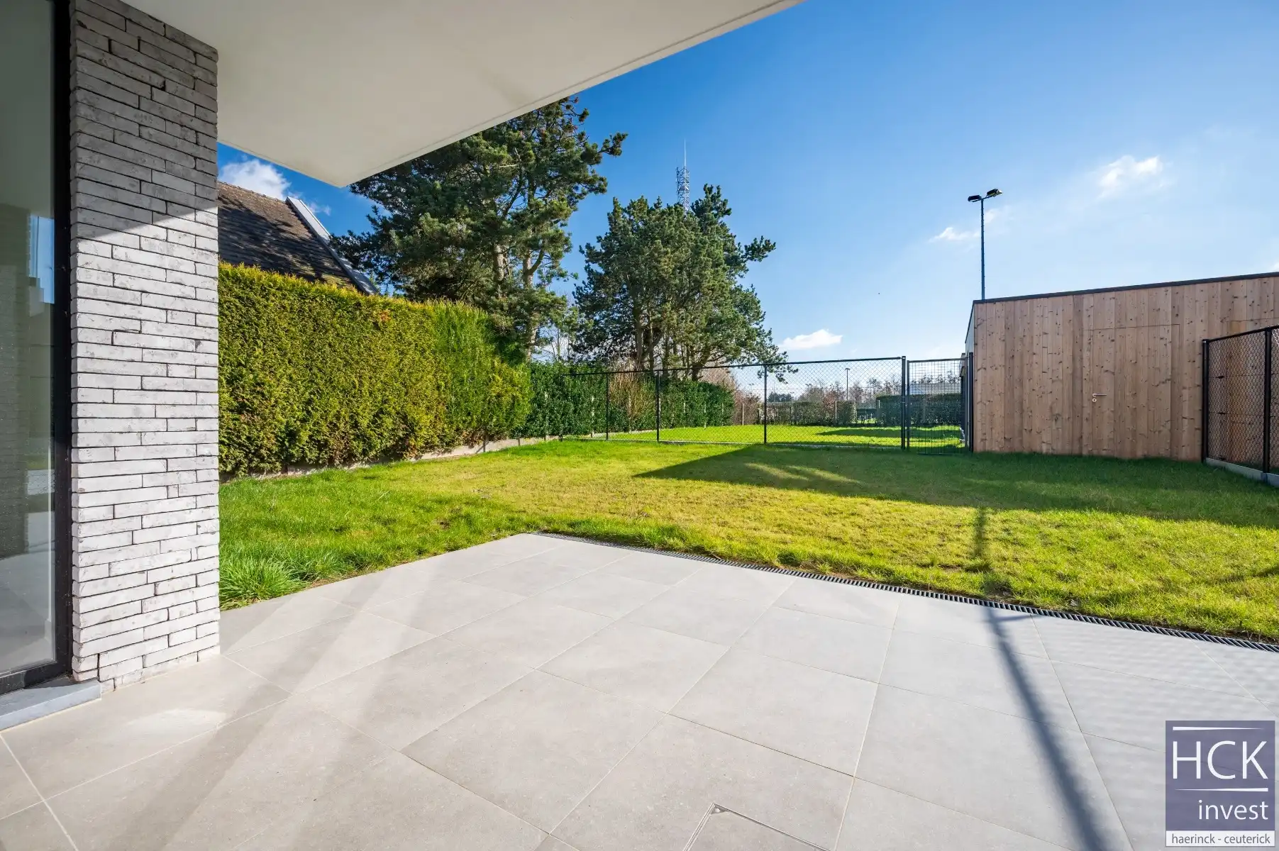 KRUISHOUTEM - Nieuwbouwappartement met high-end afwerking! foto {{pictureIndex}}