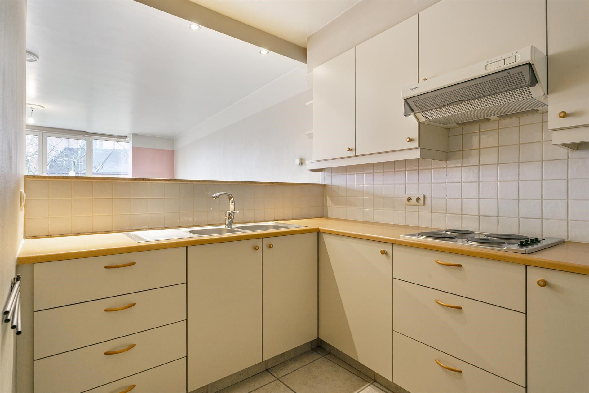 Verzorgd appartement met 1 slaapkamer op een toplocatie in Mol-centrum ! foto 5