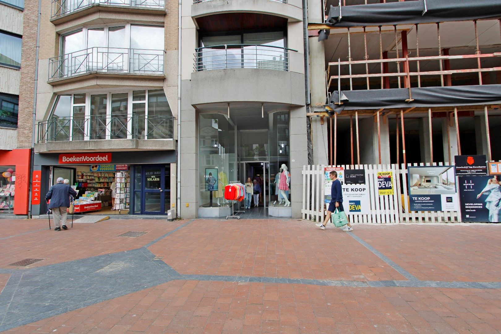 Mezzanine winkel Lippenslaan 247 Knokke te koop foto {{pictureIndex}}