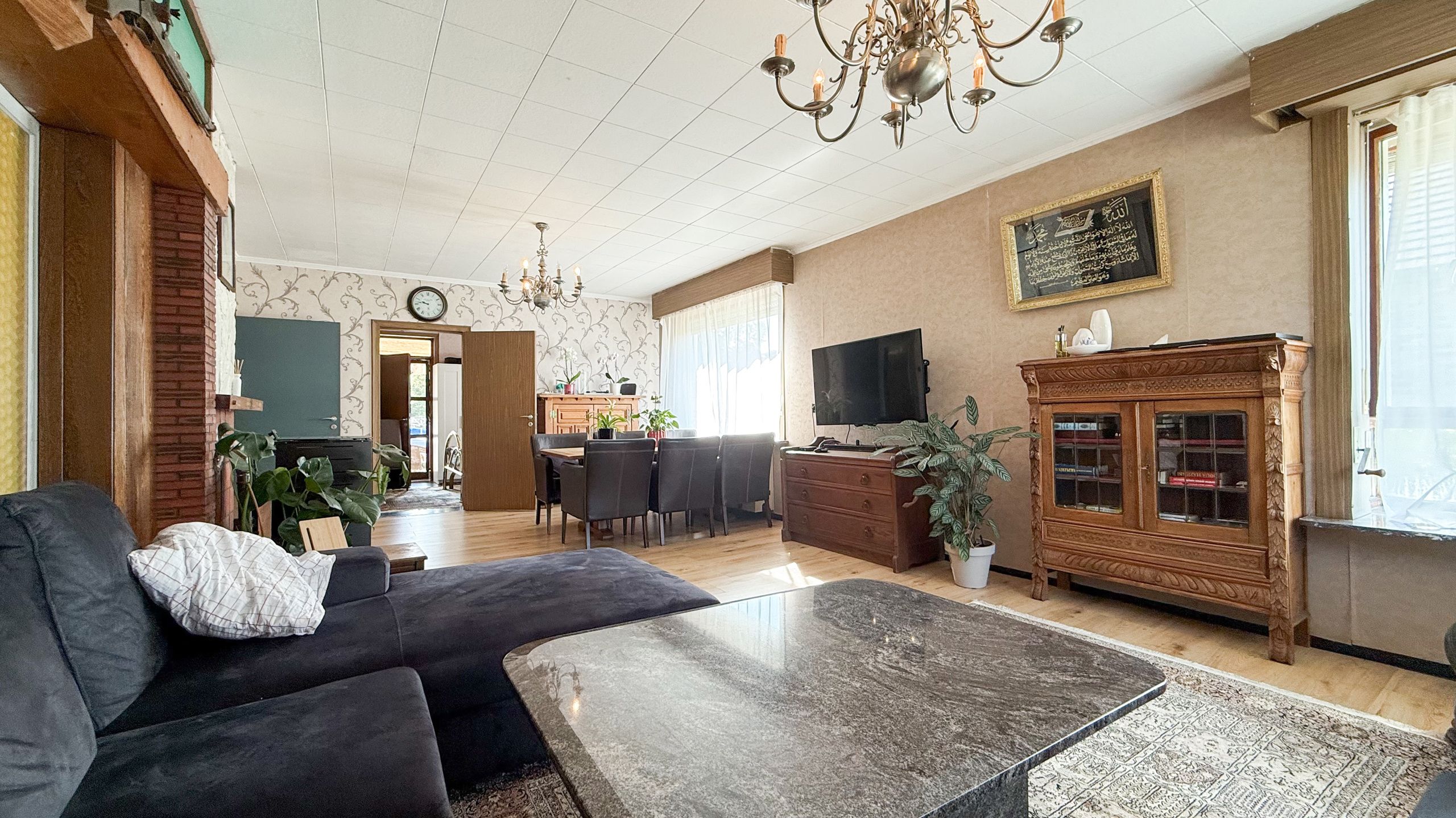 Vrijstaande woning met hangar en groot stuk grond-13.000m²! foto 4