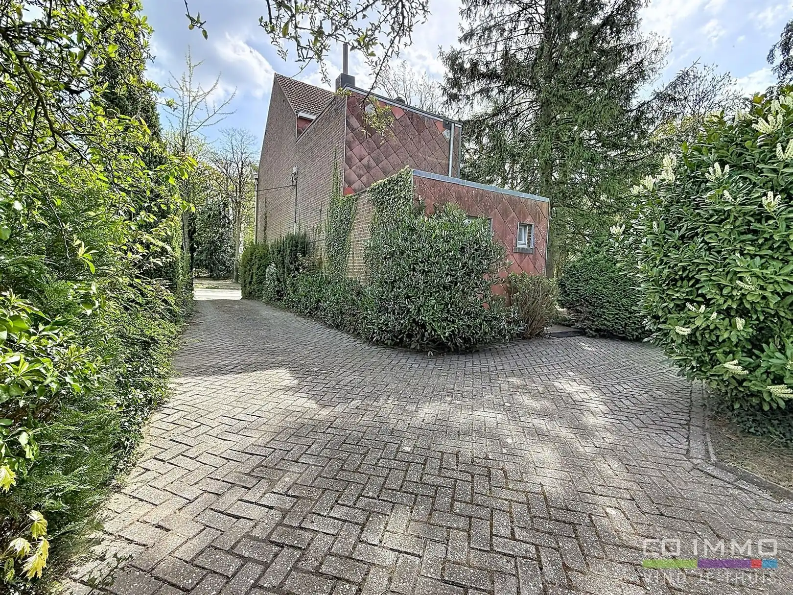Karaktervolle woning, 4 slpks op een perceel van > 1 hectare foto 30