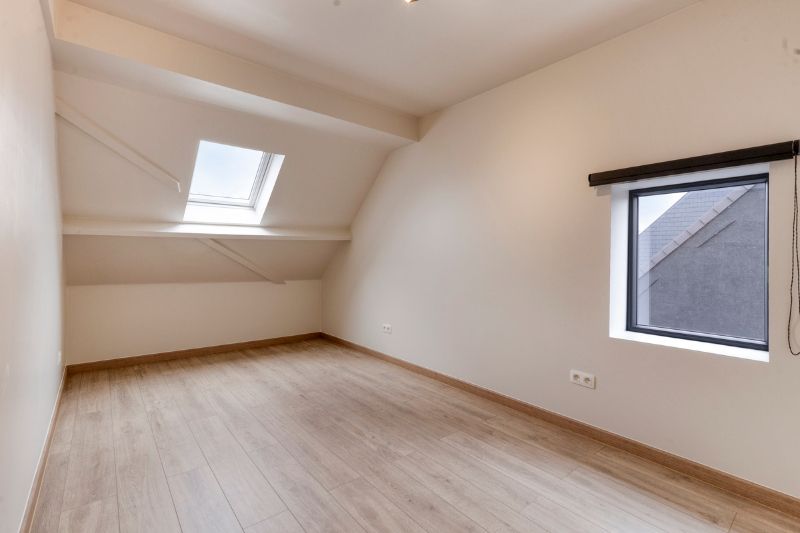 Luxe appartement met terras en parkeerplaats. foto 11