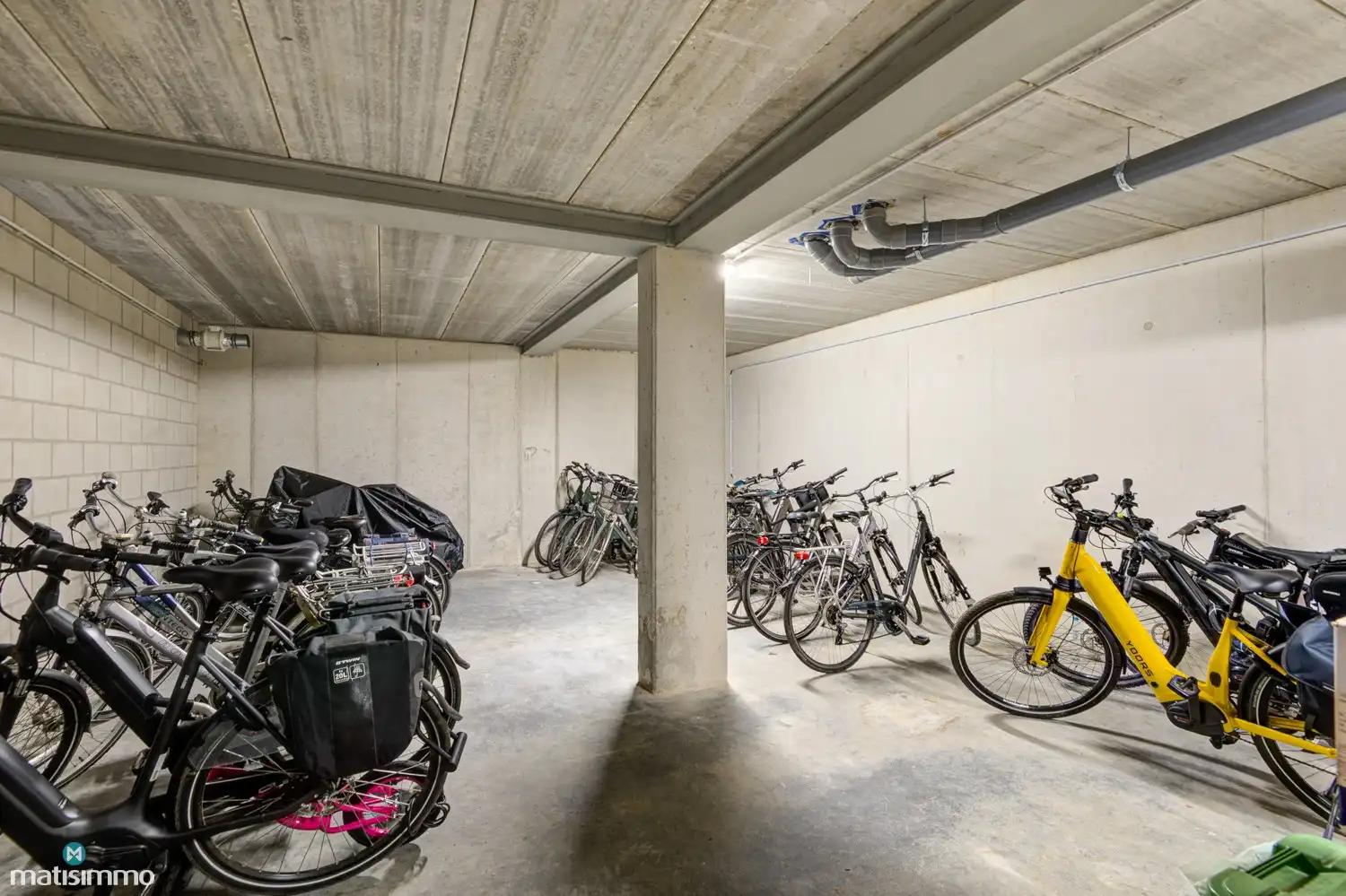 RECENT INSTAPKLAAR GELIJKVLOERS APPARTEMENT MET AIRCO, ZONNEPANELEN EN PARKEERPLAATS NABIJ HET CENTRUM VAN BILZEN foto 19