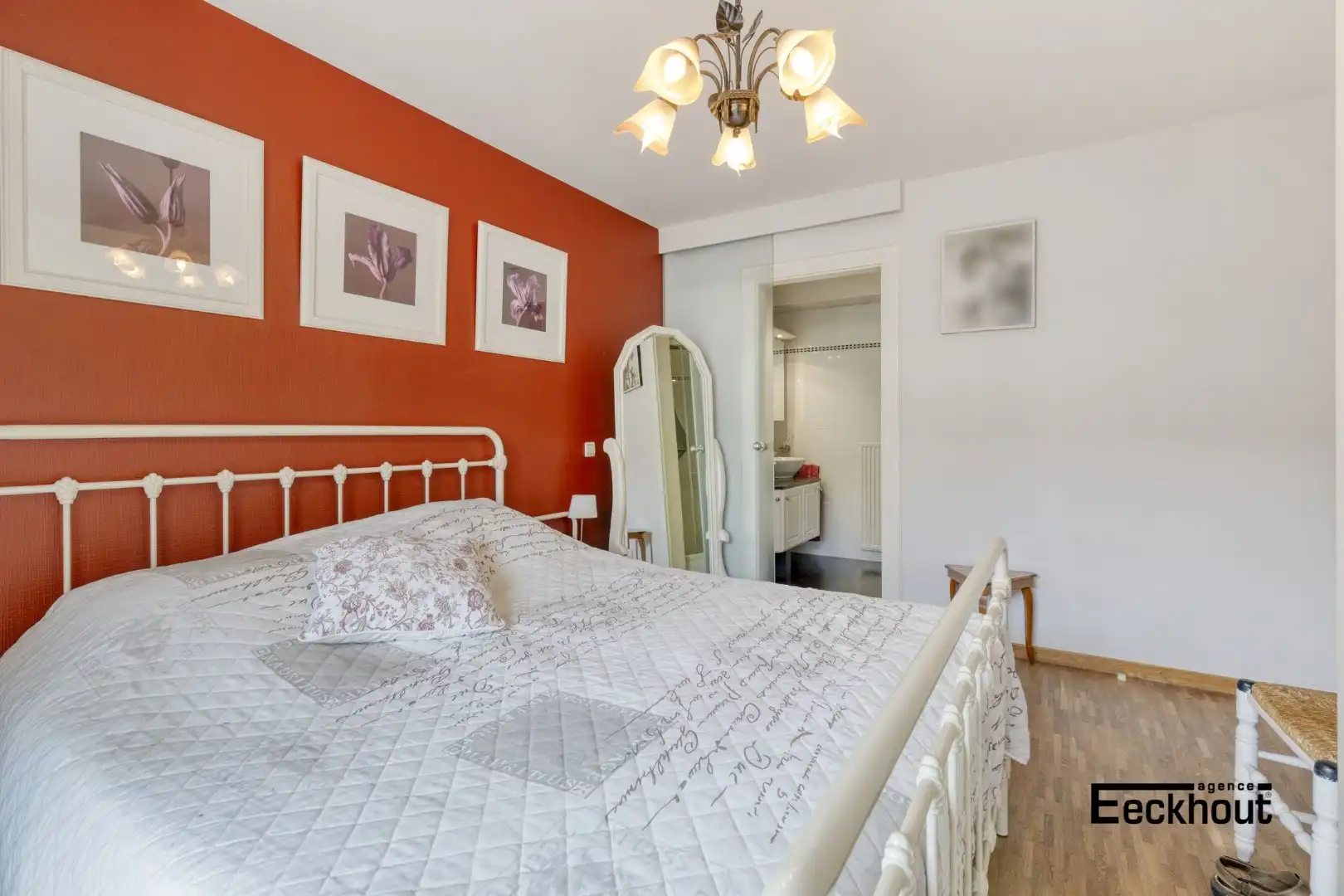 Ruim 3-slaapkamer appartement met zonneterras aan het Prinses Stefanieplein te Oostende foto 12