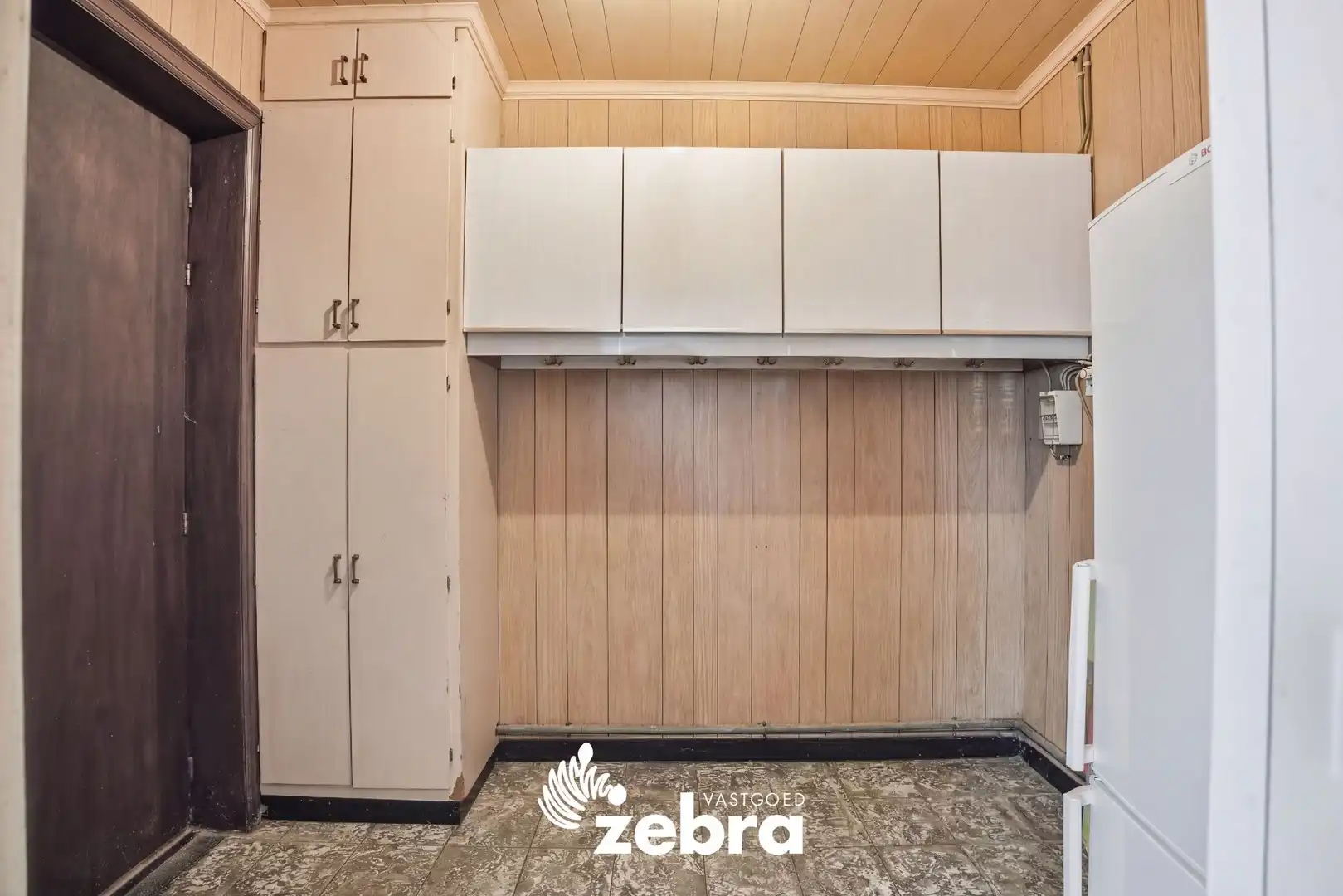 Te renoveren woning met veel potentieel op rustige ligging! foto 8