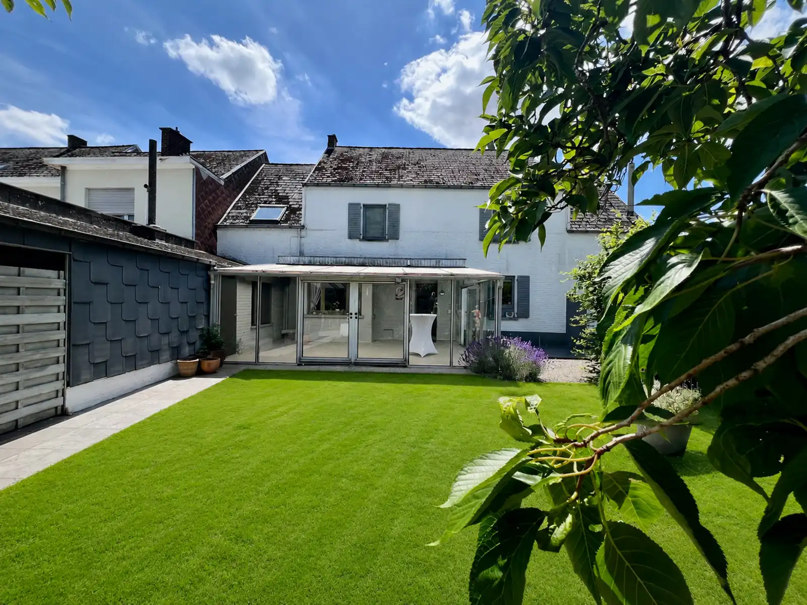 Zeer ruime woning met grote tuin en vrij zicht. foto 26