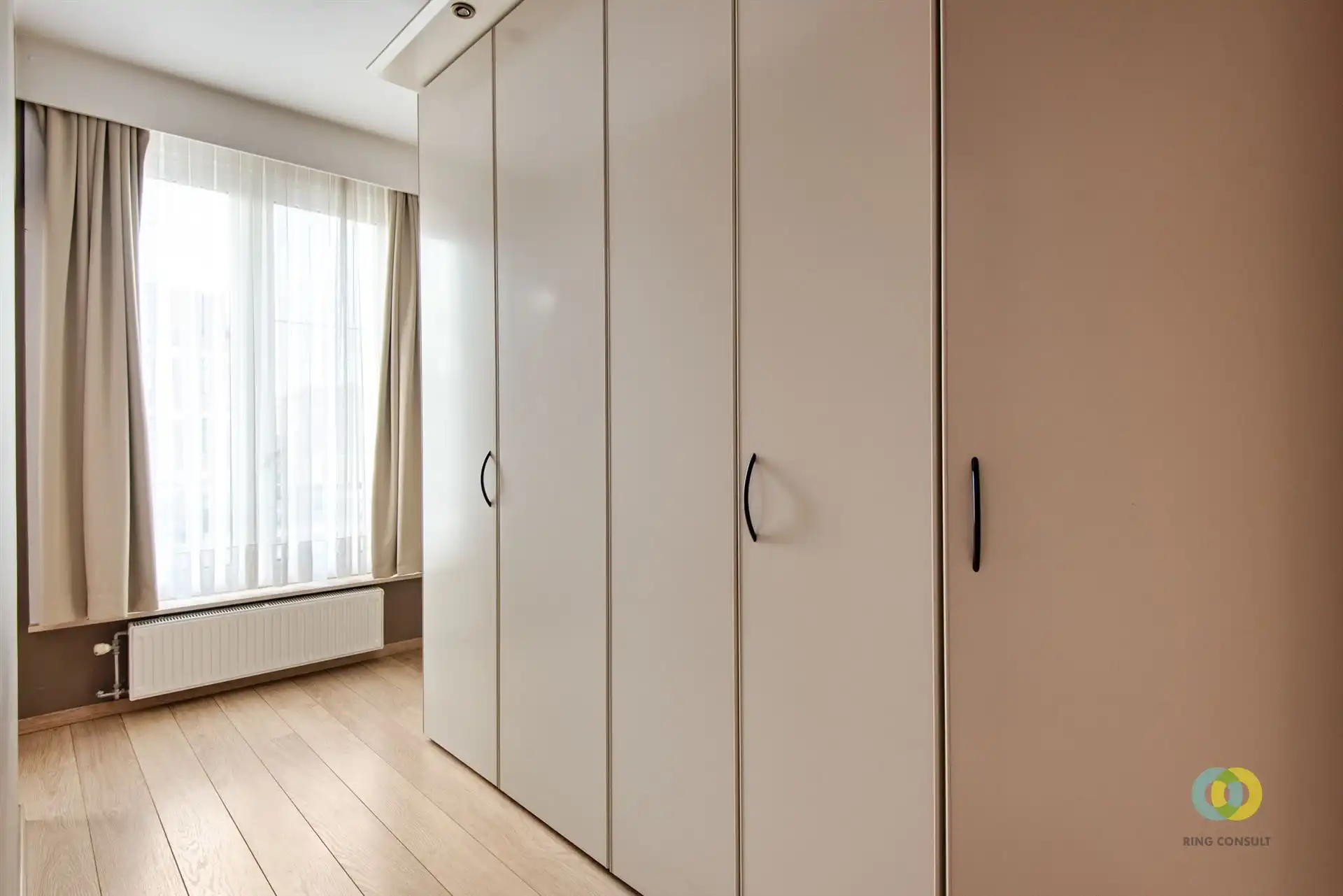 Zeer ruim appartement met groot terras foto 10