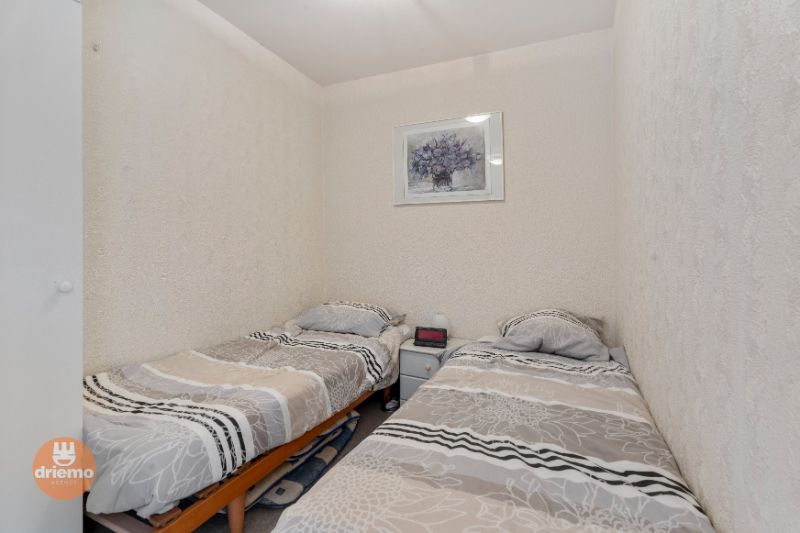STUDIO MET SLAAPHOEK OP DE ZEEDIJK foto 12