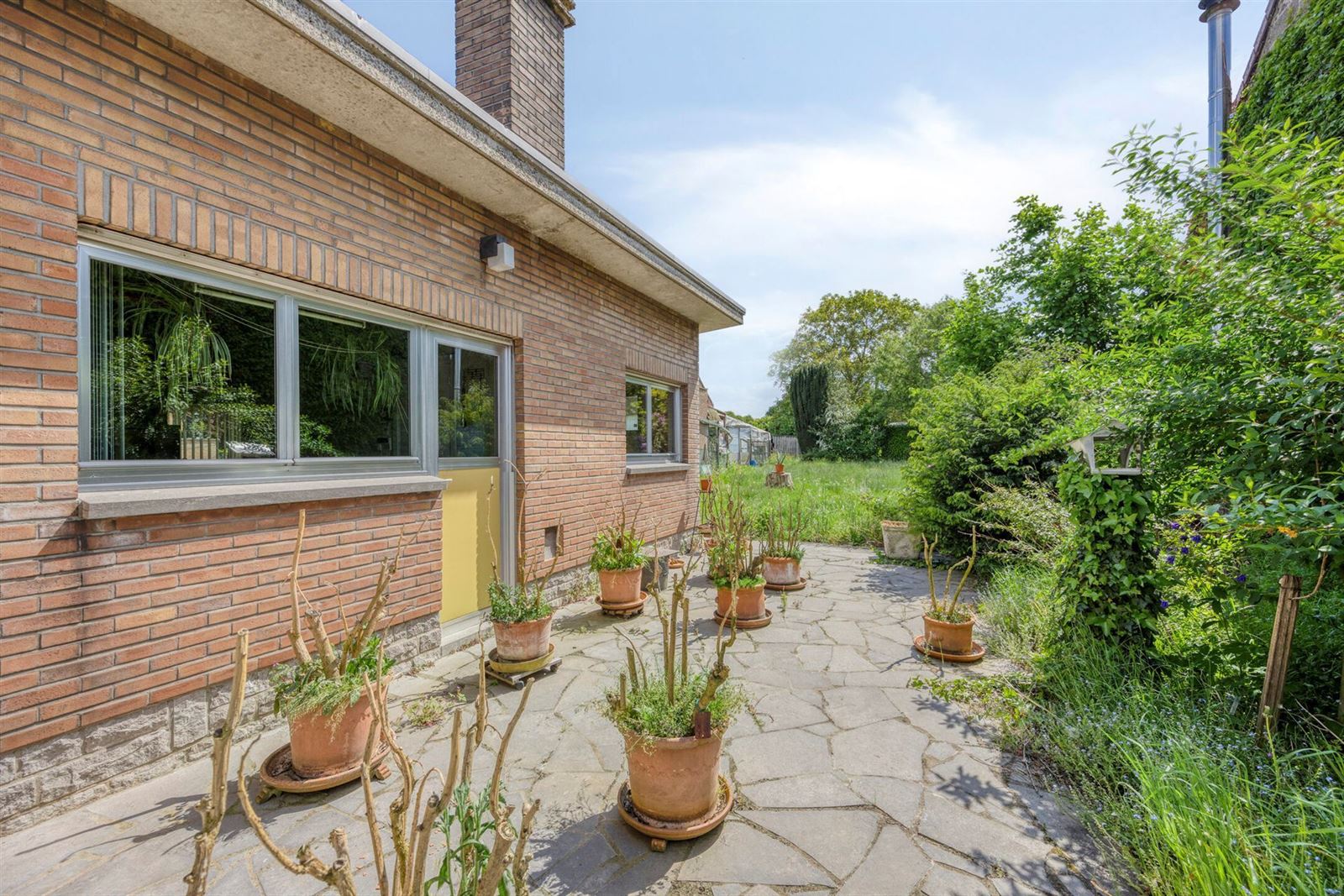 Ruime villa (bungalow) met 4 slaapkamers en atelier op terrein van 13a 22ca foto 20