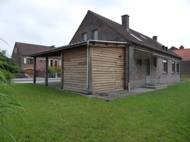 Rustig gelegen BUNGALOW, 2 slaapkamers / bureel, garage en tuin op 4 are 66 ca foto 24
