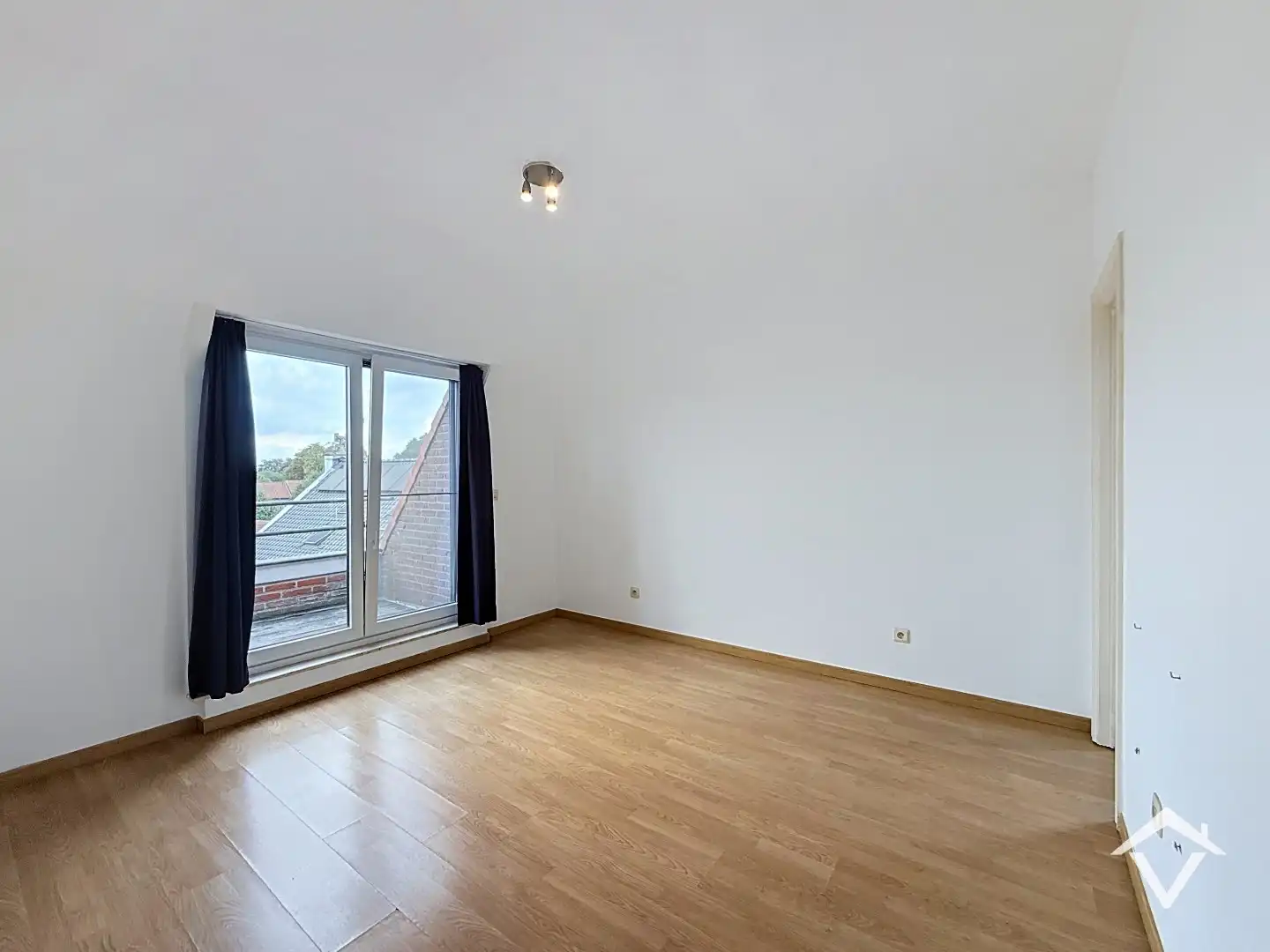 Ruim, gezellig dakappartement met 3 slaapkamers in centrum Roeselare  foto 15