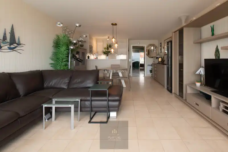 Ruim doorloop-appartement met 2 slaapkamers in de vernieuwde residentie Scorpio op de zeedijk te Nieuwpoort-Bad. foto 12