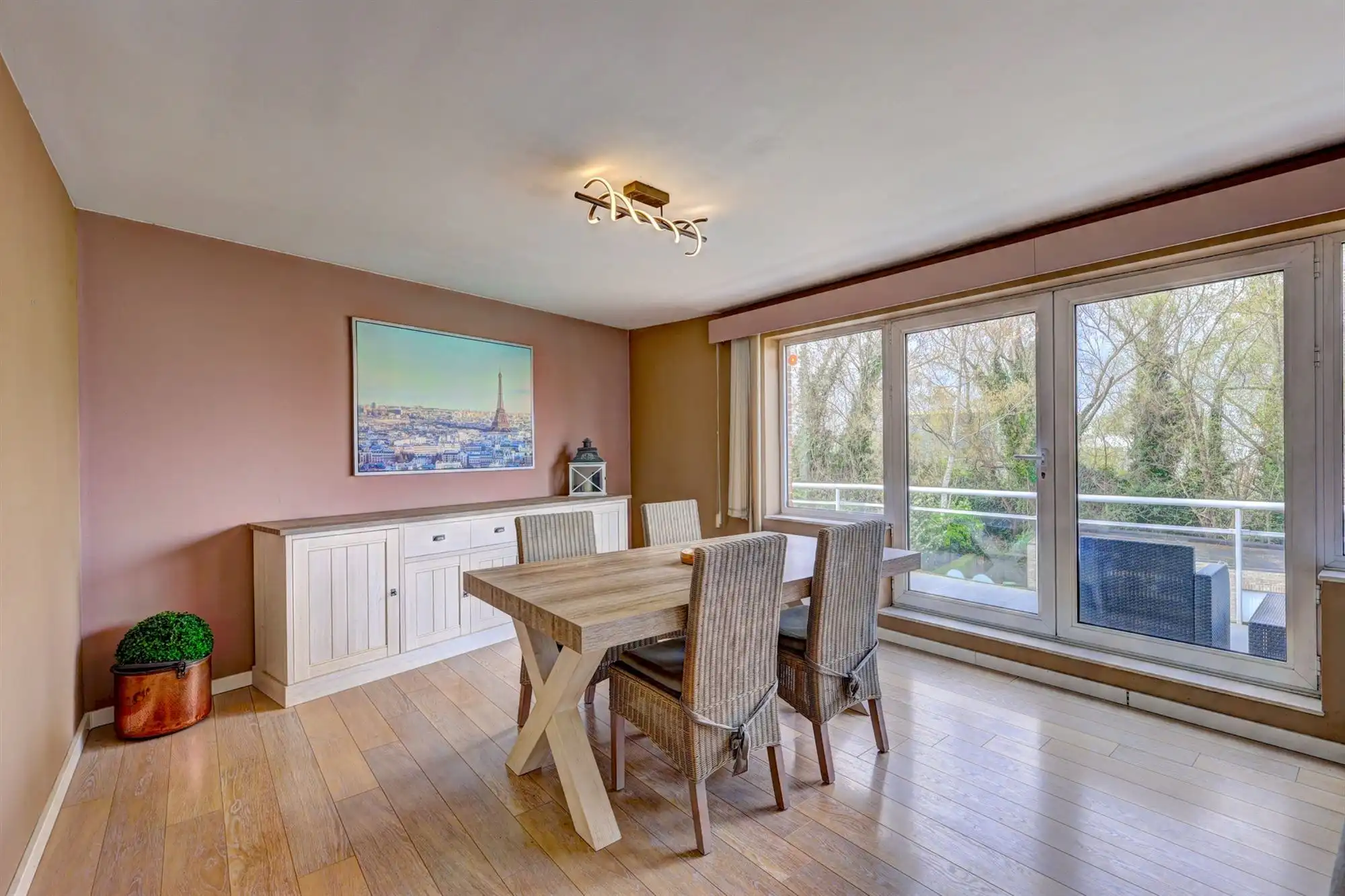 Instapklaar appartement met zonnig terras op toplocatie in Wilrijk foto 3