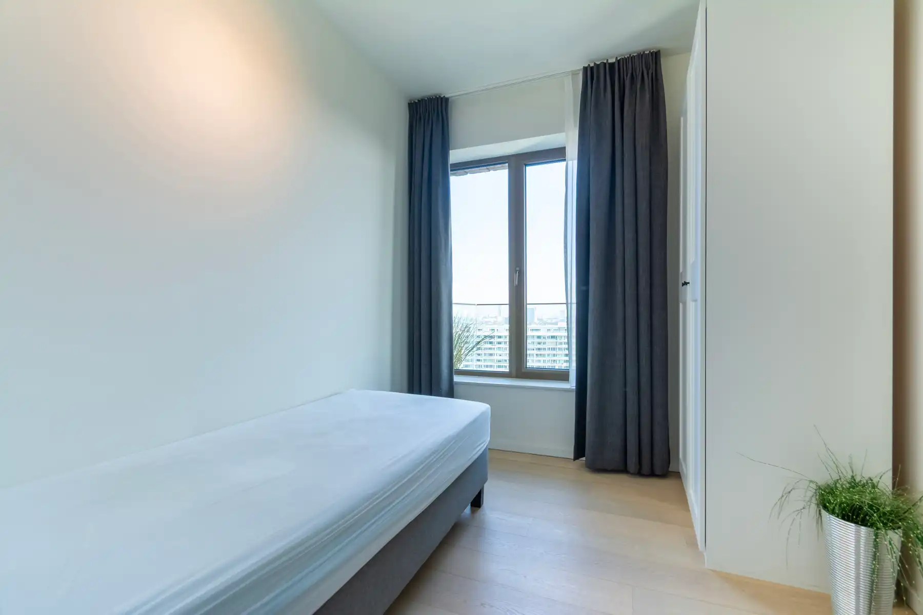 Gemeubeld 2 slaapkamer appt. met zicht op de Schelde foto 12