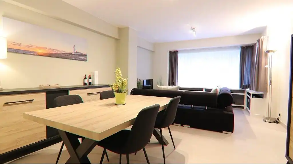 Instapklaar 2-slaapkamerappartement te koop in Oostende foto {{pictureIndex}}