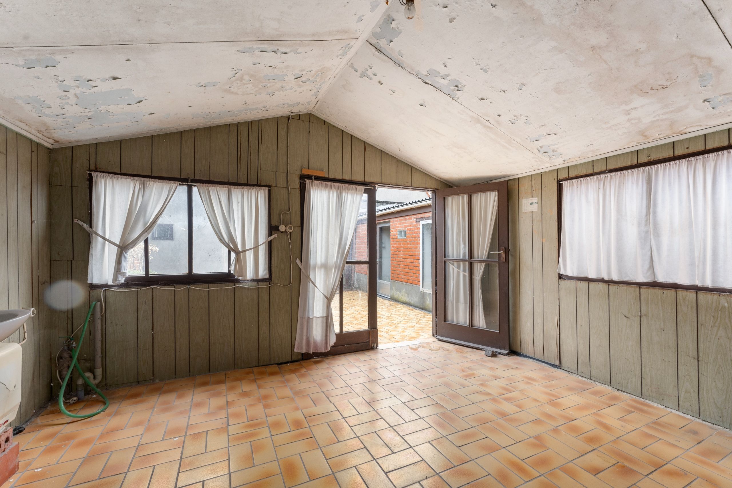 Te renoveren woning aan de rand van Deerlijk met zeer ruime garage op 262m2 foto 12