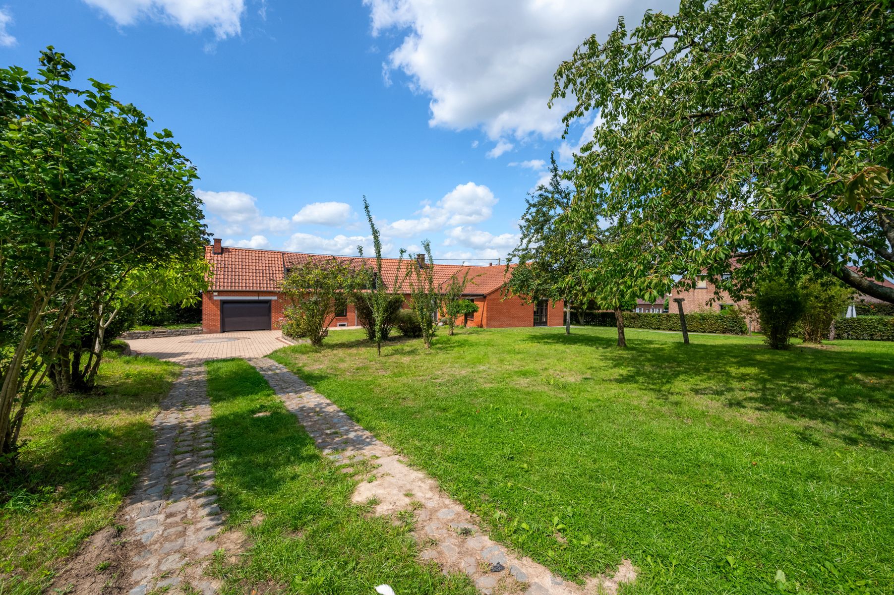 Landelijk gelegen renovatieproject met prachtig uitzicht  foto 23