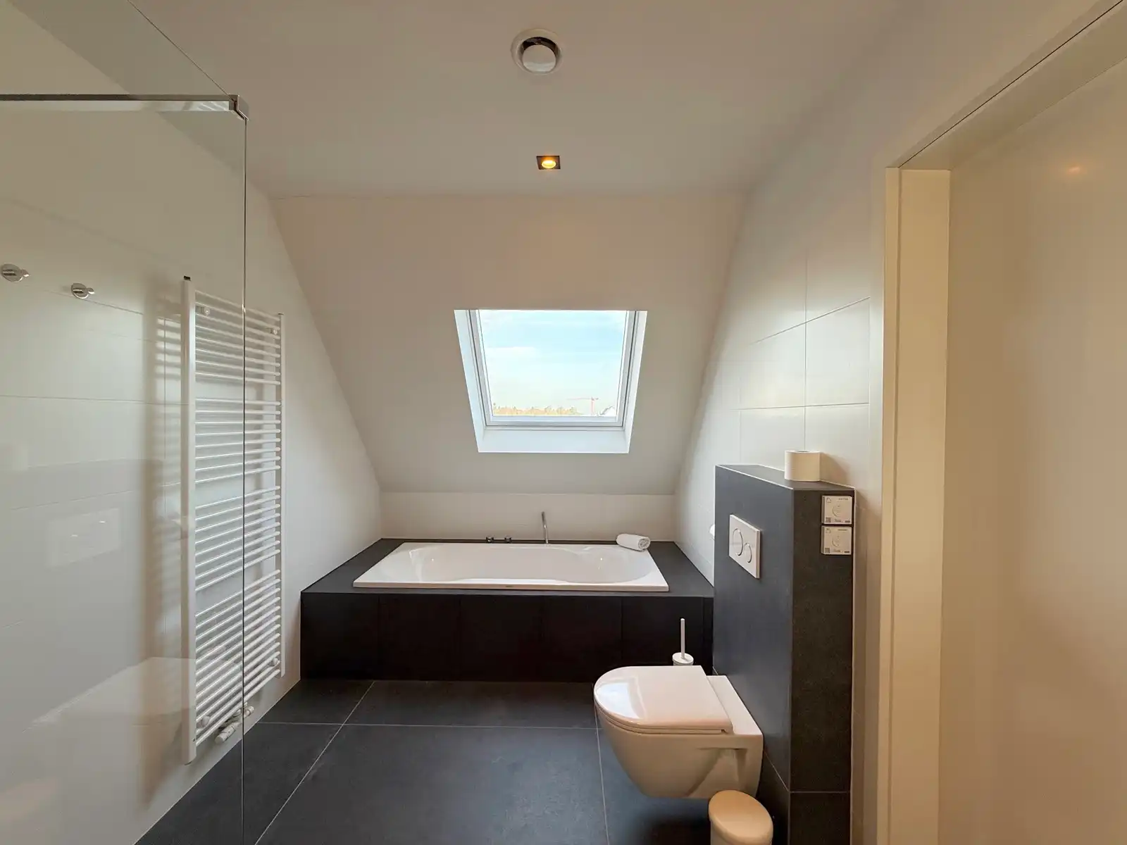 Gemeubeld appartement met 3 slaapkamers, terras en garage foto 28