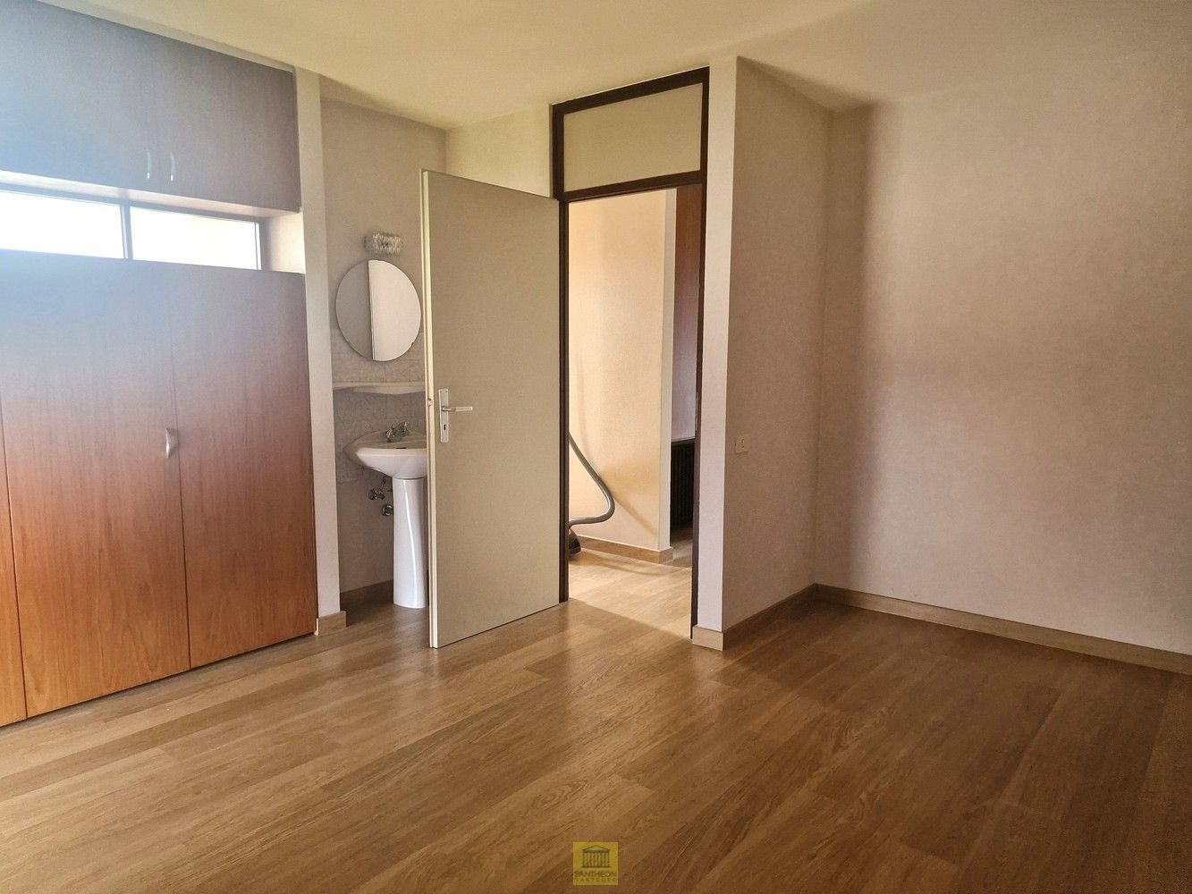 Karaktervolle woning met unieke indeling in Denderhoutem foto 16