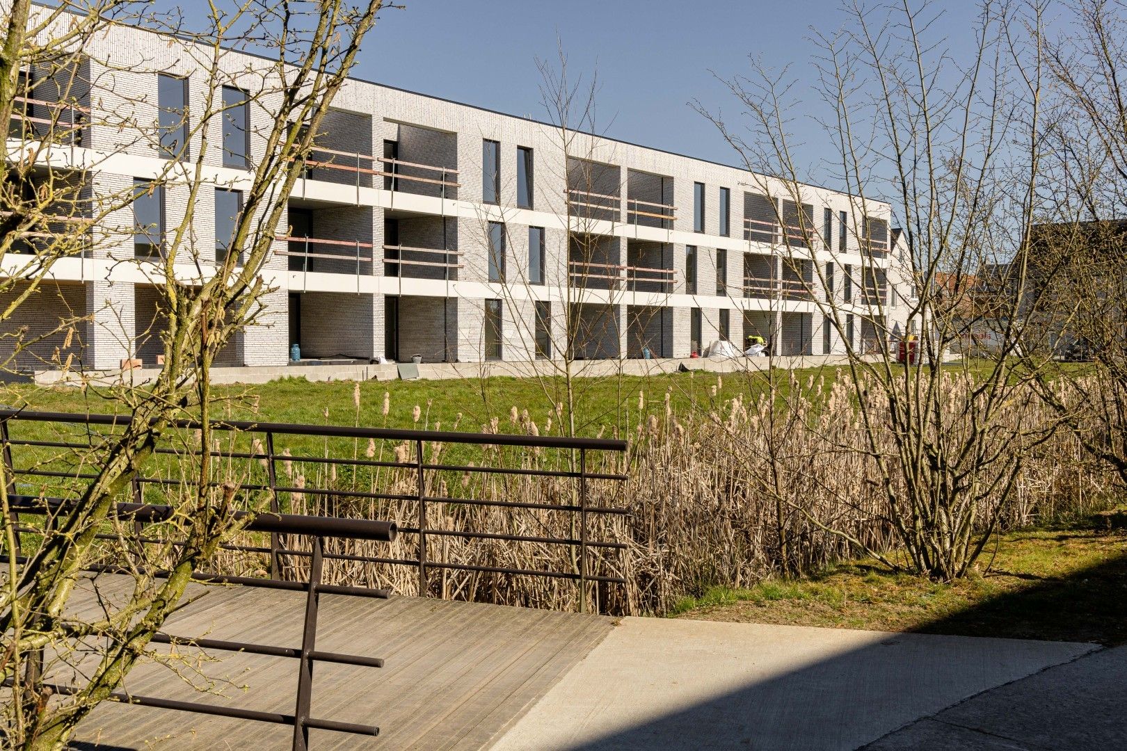Energiezuinige appartementen in groene woonbuurt foto {{pictureIndex}}