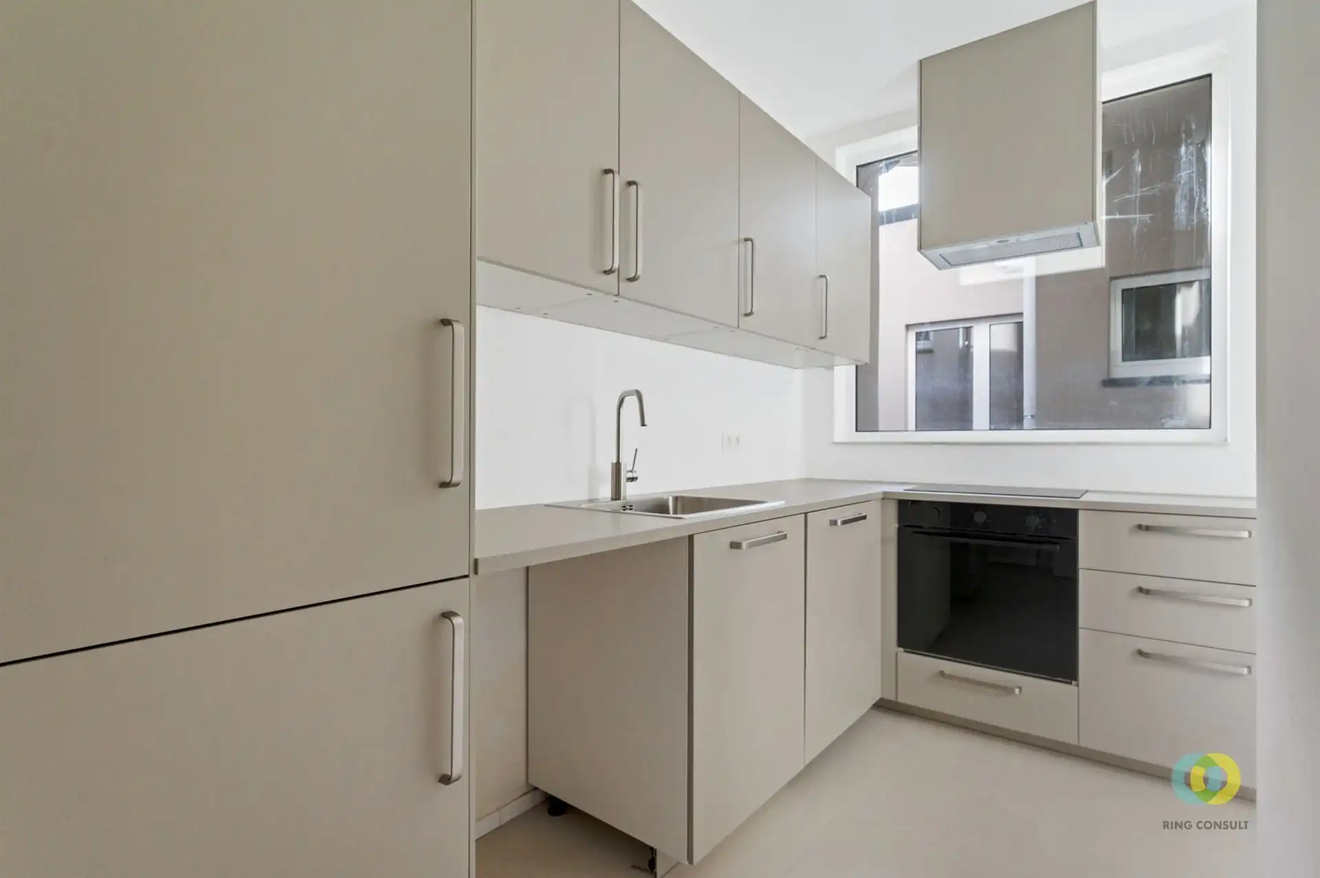**IN OPTIE**Gerenoveerd appartement met twee slaapkamers foto 4
