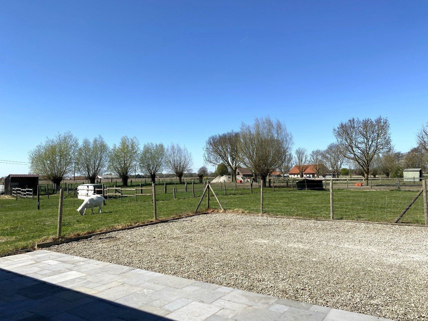 LANDELIJK GELEGEN WONING MET 3 SLPKS | TUIN EN GARAGE foto 6