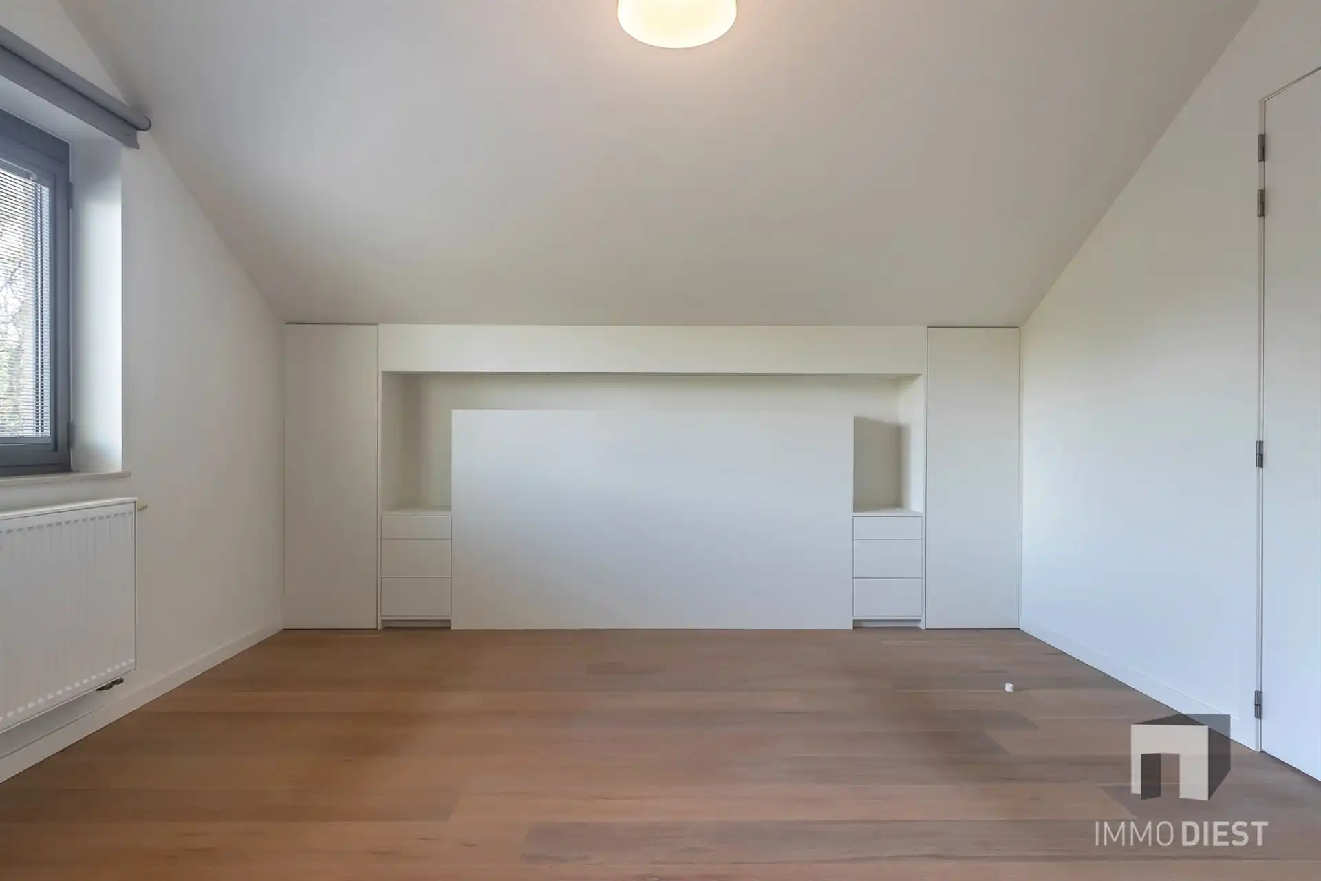 Luxe woning met 4 slaapkamers, 2 badkamers, garage en zonnige tuin foto 30