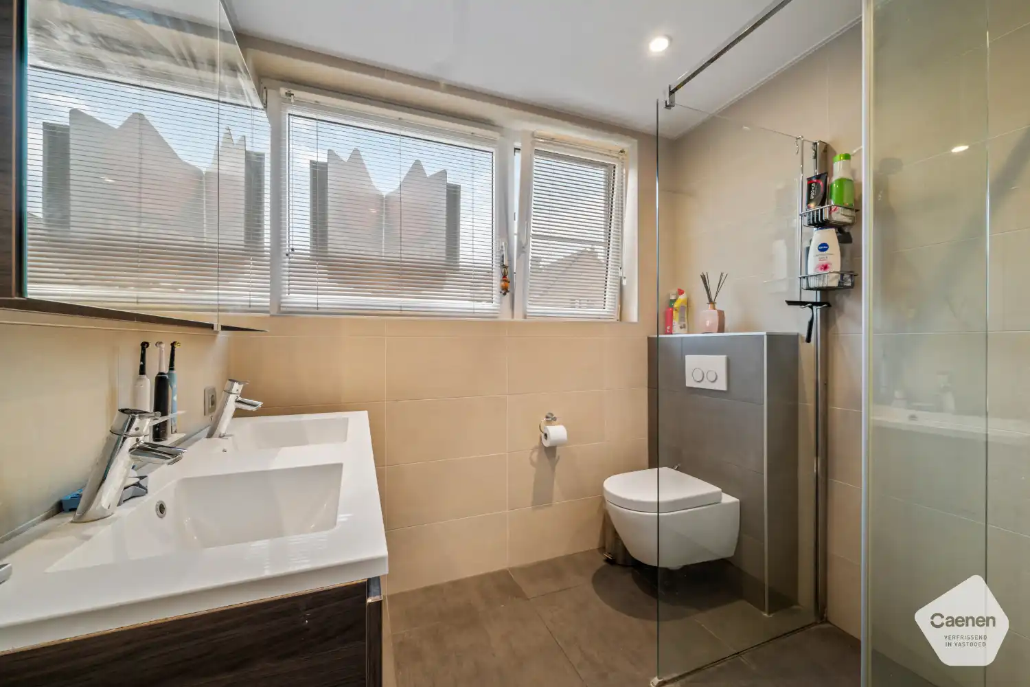 Instapklare gezinswoning met 3 slaapkamers en ruime tuin foto 17