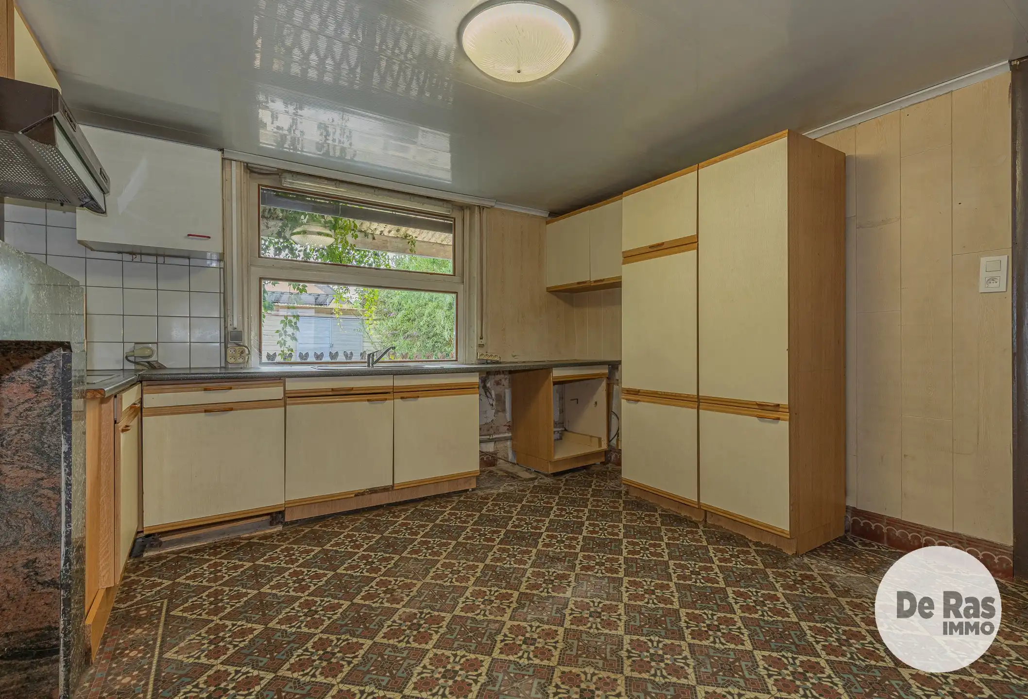 LEDE - Te renoveren woning met 4 slaapkamers nabij centrum foto 10