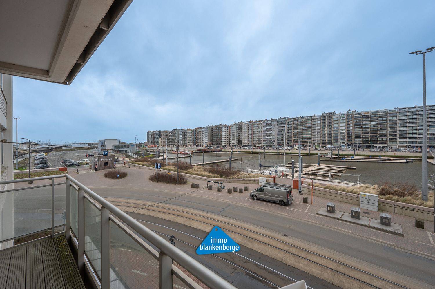 Prachtig gerenoveerd Hoekappartement met Havenzicht te Blankenberge foto 13