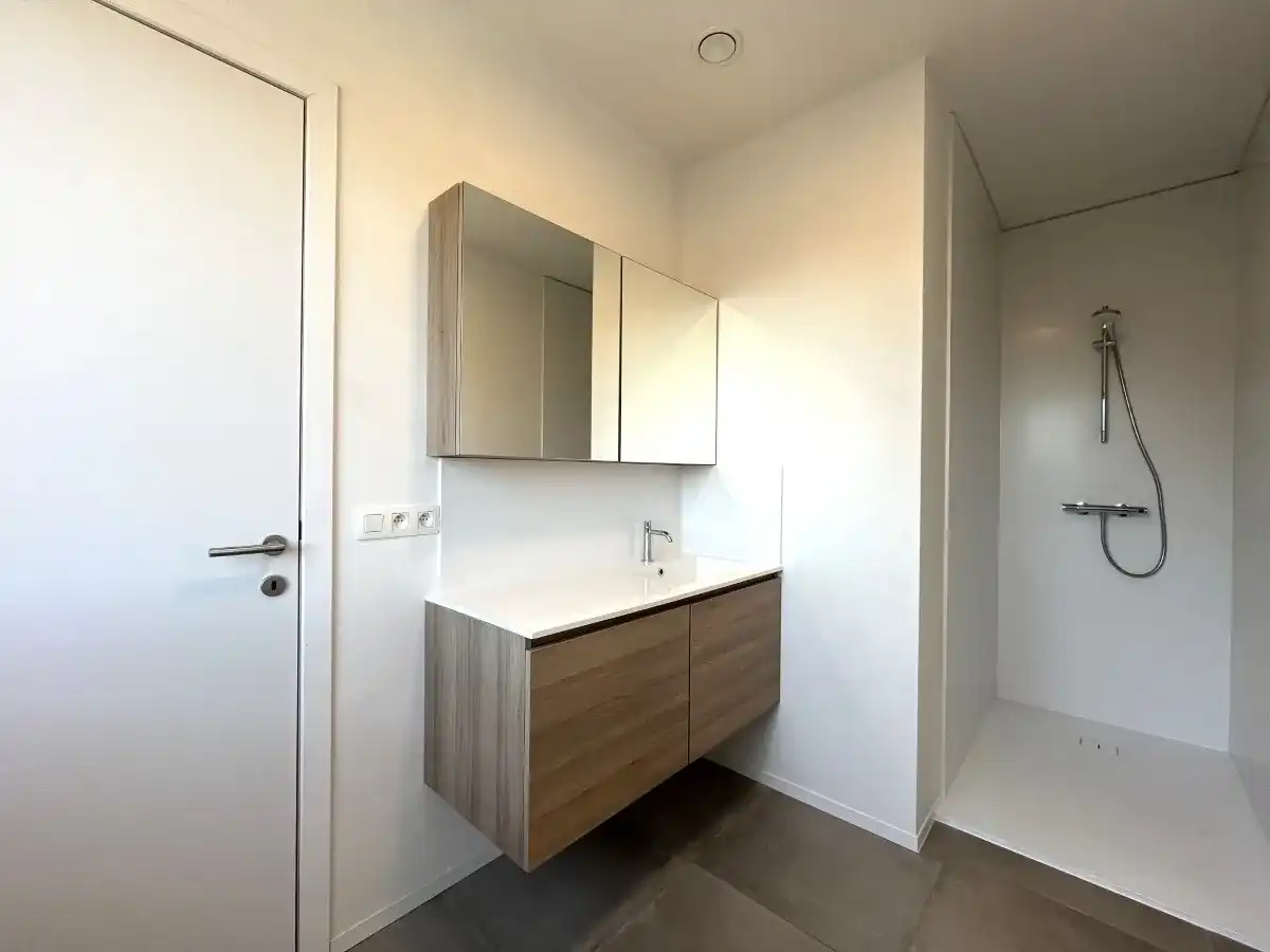 Beselare – Duplexnieuwbouwappartement met 3 slaapkamers en tuin foto 5